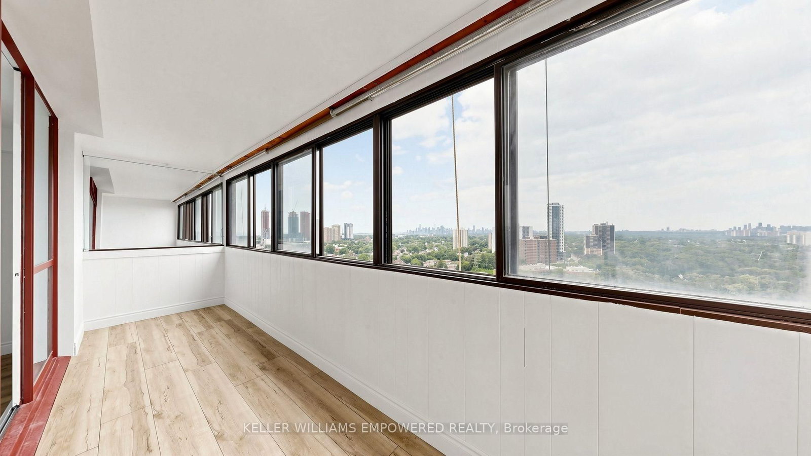 1 Massey Square • #2312 • Toronto, ON photo 35