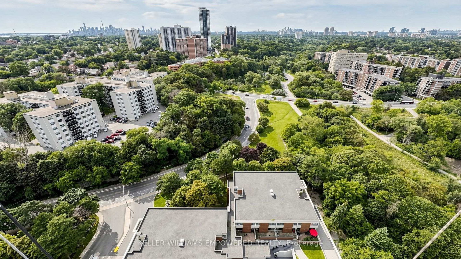 1 Massey Square • #2312 • Toronto, ON photo 37