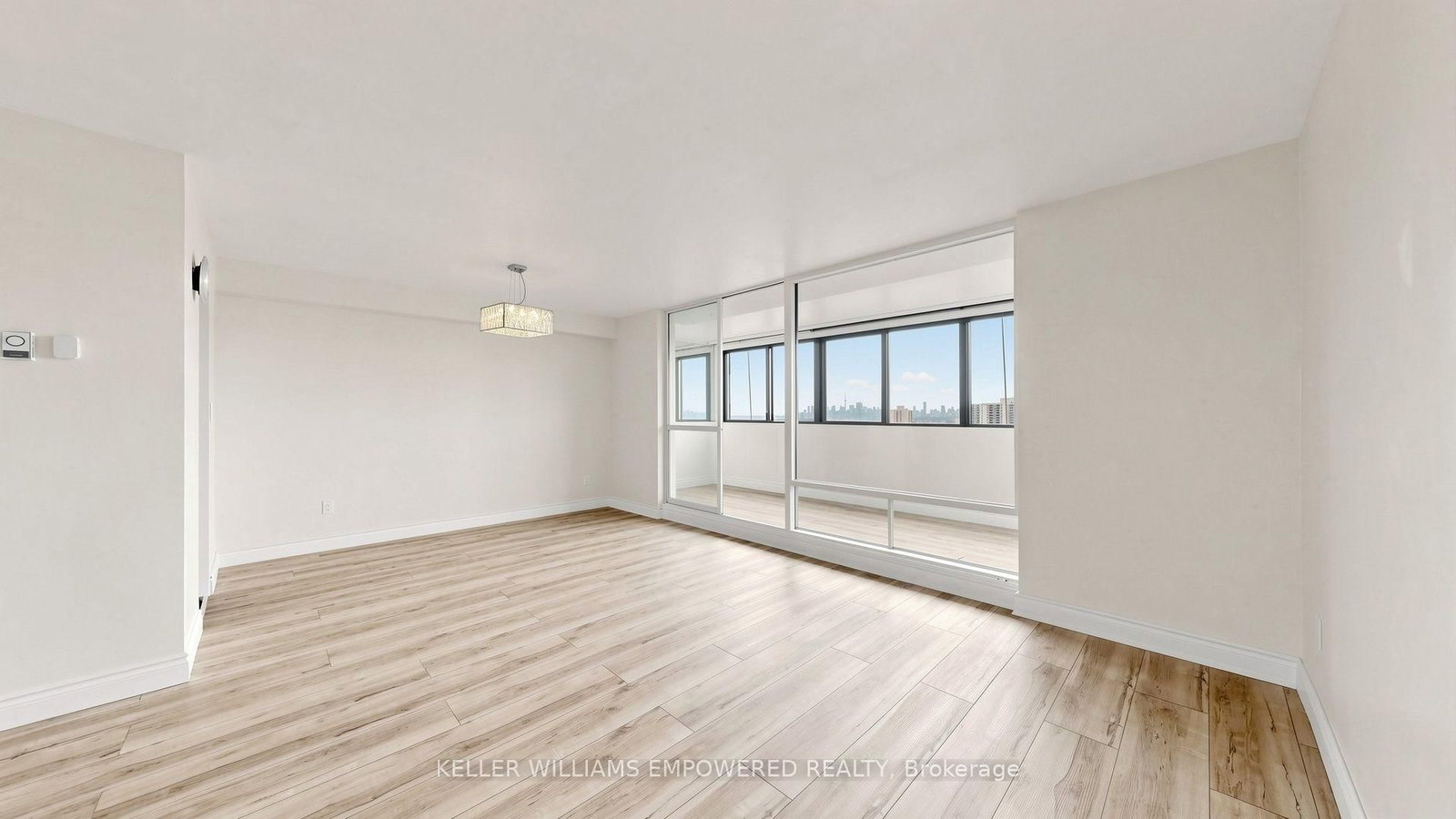 1 Massey Square • #2312 • Toronto, ON photo 8