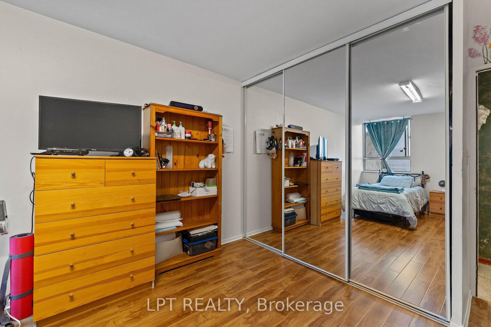 5 Massey Square • #2811 • Toronto, ON photo 24