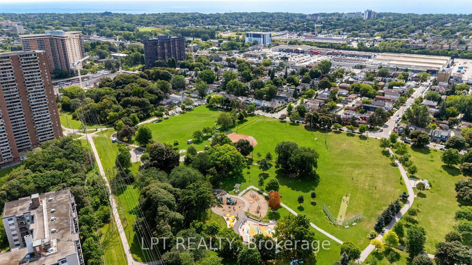 5 Massey Square • #2811 • Toronto, ON photo 3