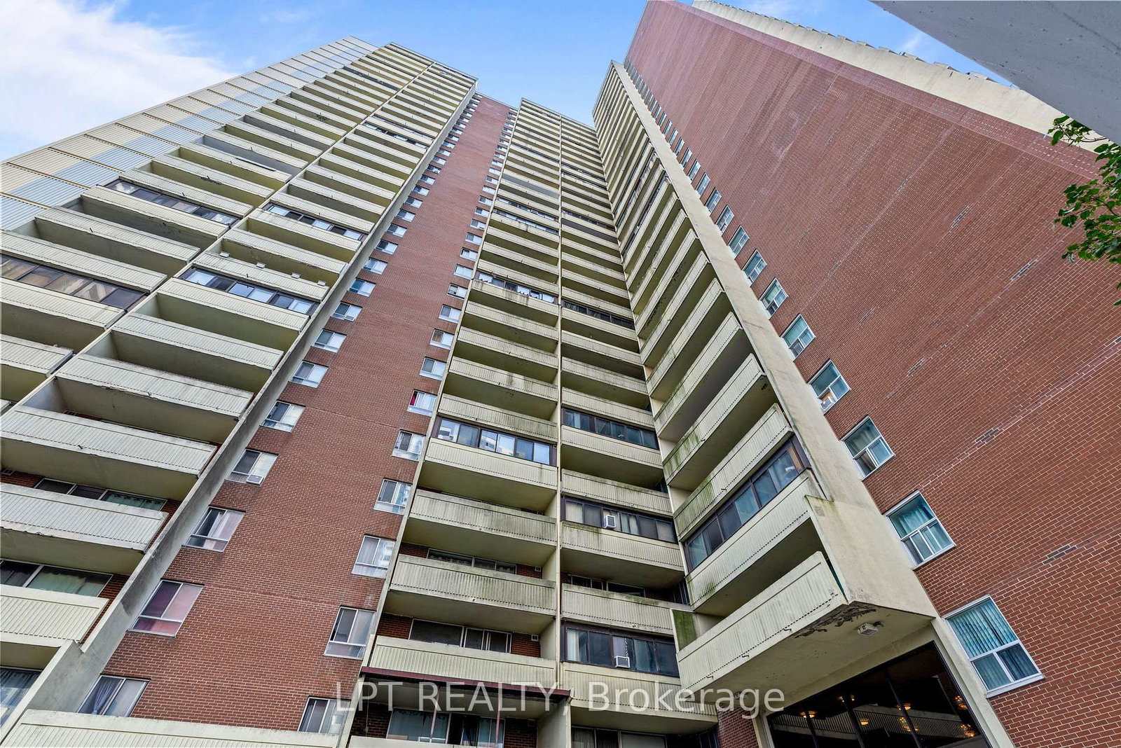 5 Massey Square • #2811 • Toronto, ON photo 4