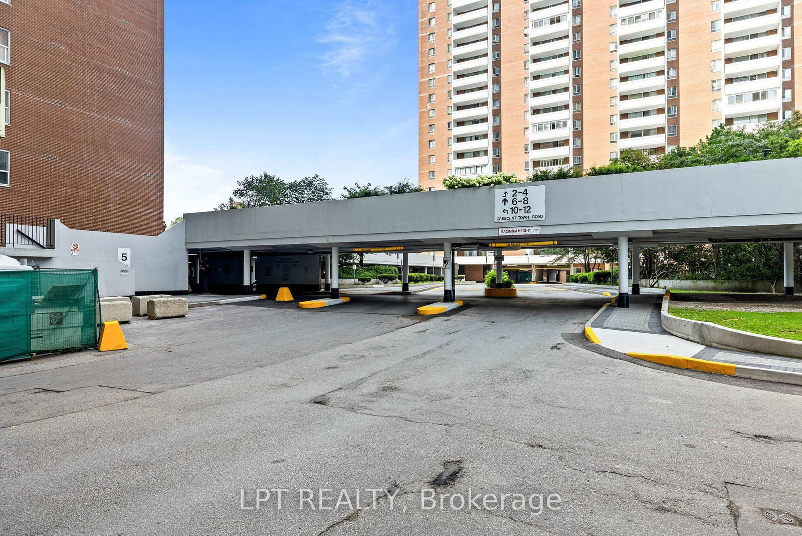 5 Massey Square • #2811 • Toronto, ON photo 41