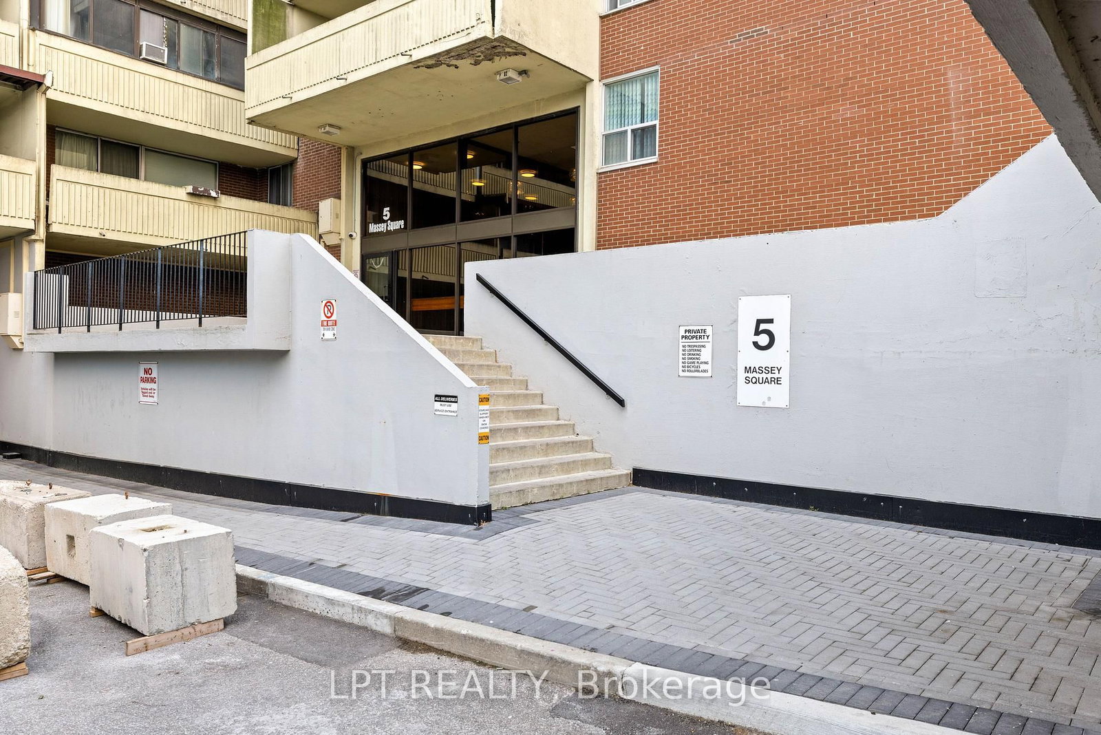 5 Massey Square • #2811 • Toronto, ON photo 5