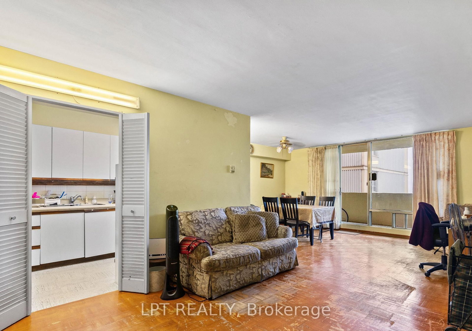 5 Massey Square • #2811 • Toronto, ON photo 9