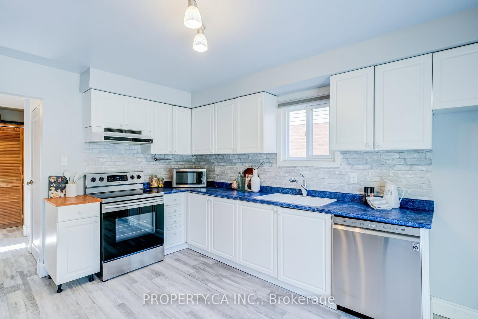 1 Latham Court • Ajax, ON photo 12