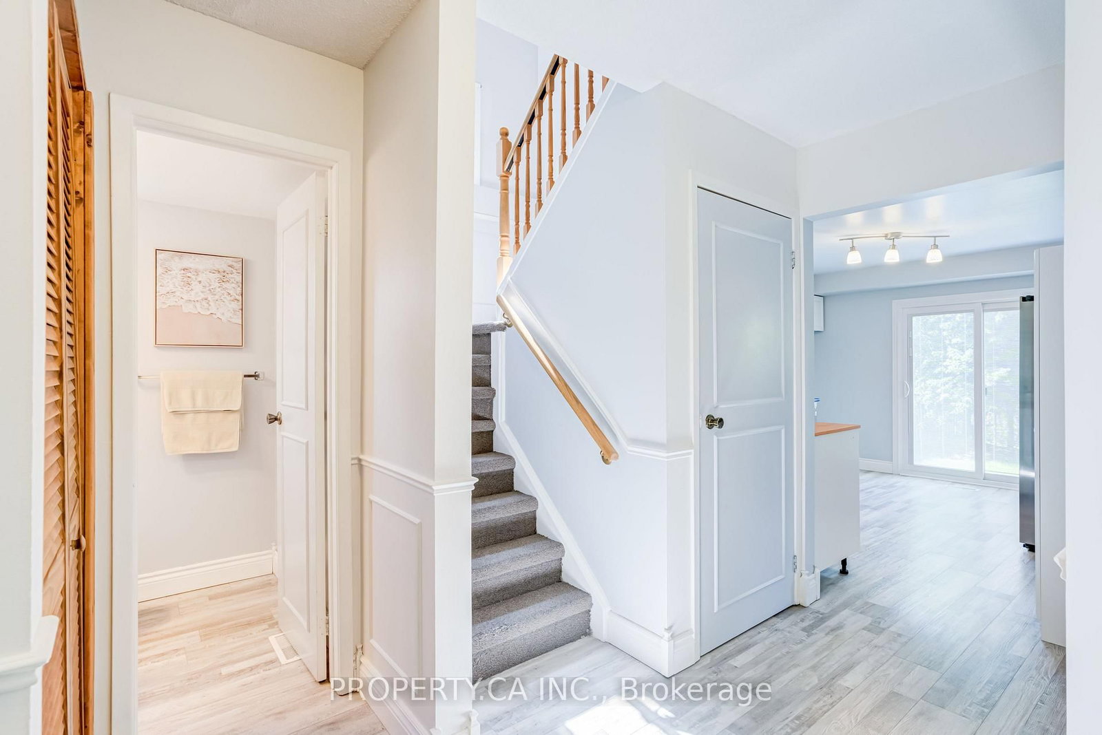 1 Latham Court • Ajax, ON photo 5