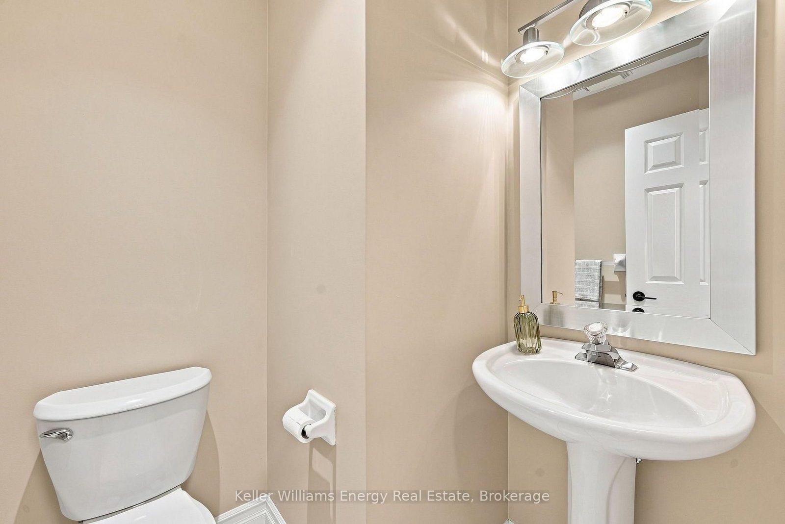 442 Meadow Street • Oshawa, ON photo 17