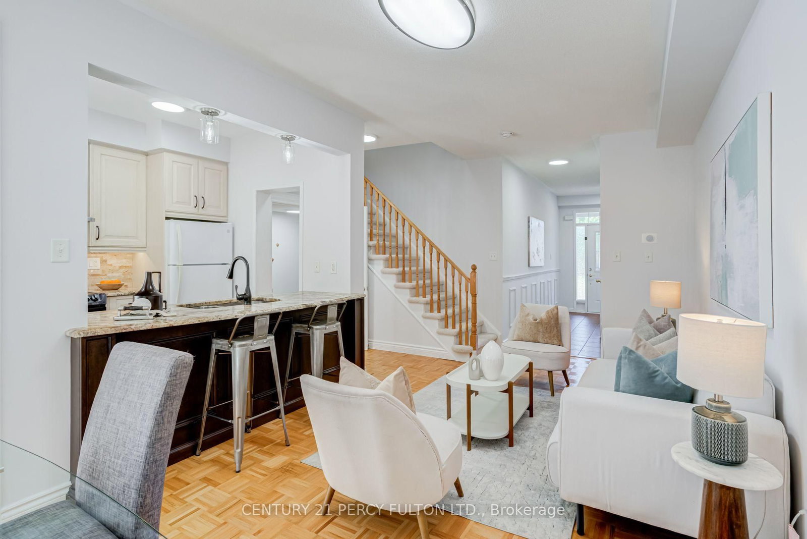 366 Strouds Lane • Pickering, ON photo 8