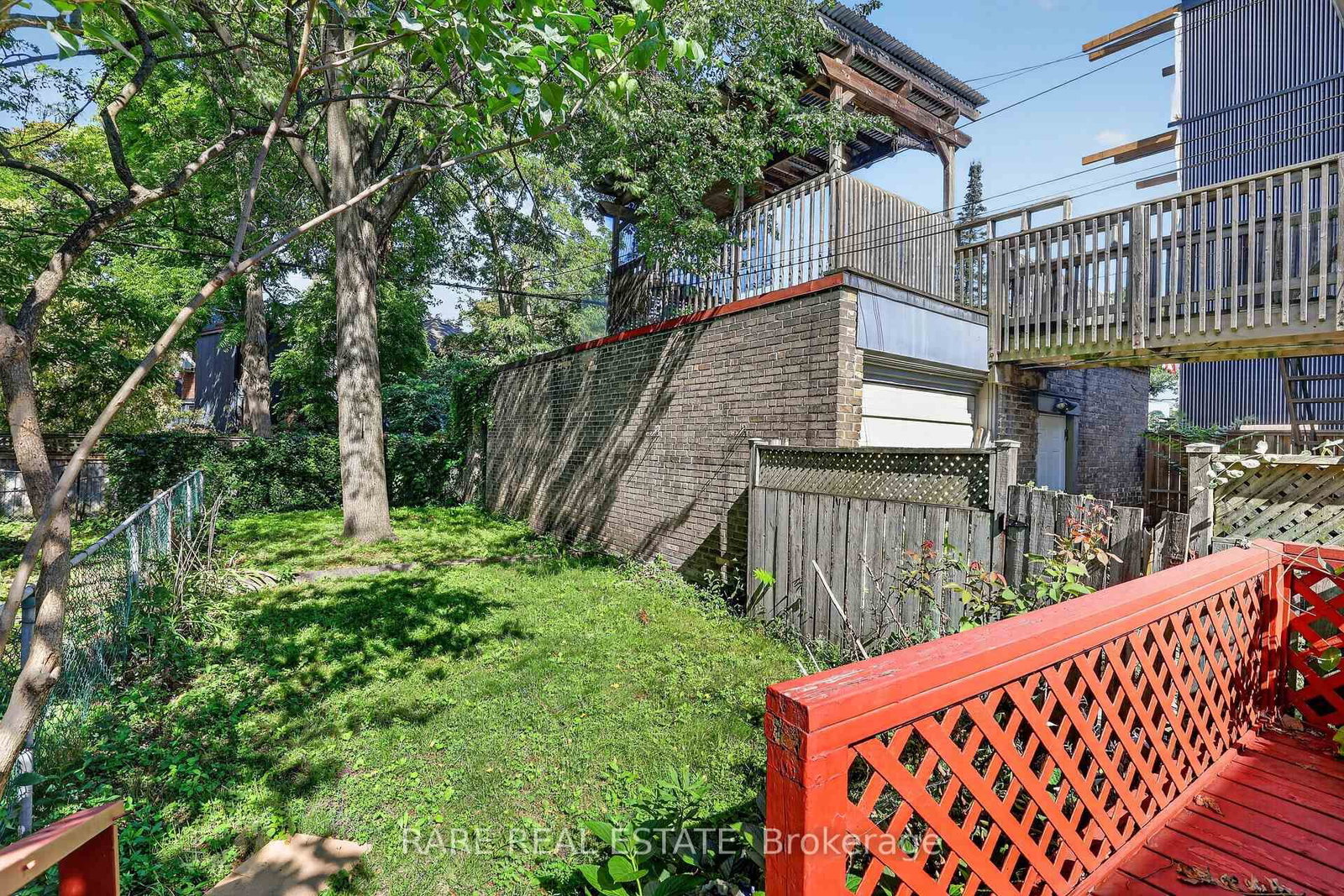 890 & 892 Broadview Avenue • Toronto, ON photo 12