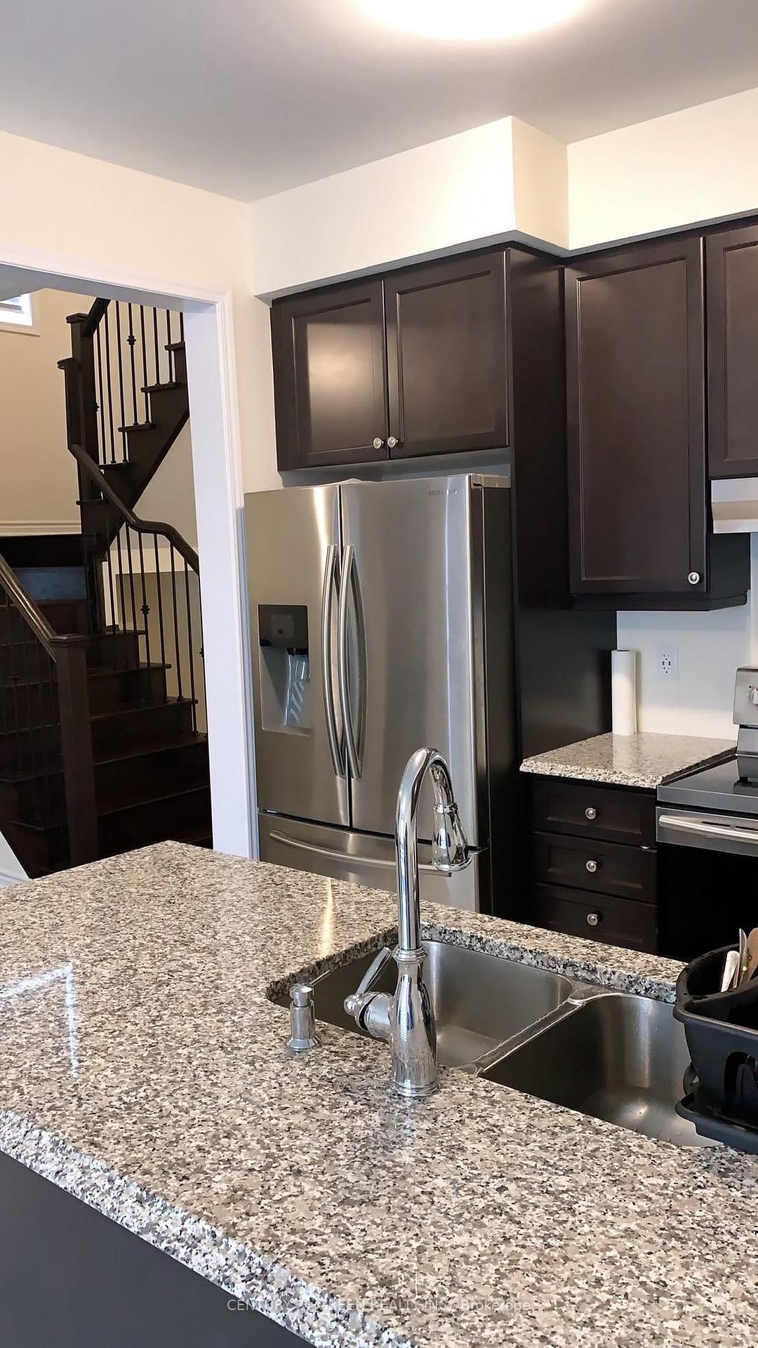 1064 Belcourt St, Pickering, view 5