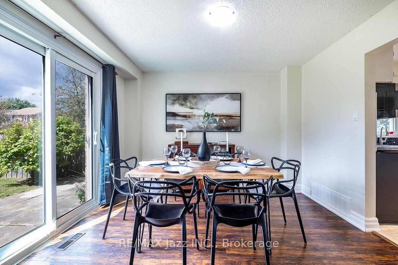 621 Flavelle Court • Pickering, ON photo 8