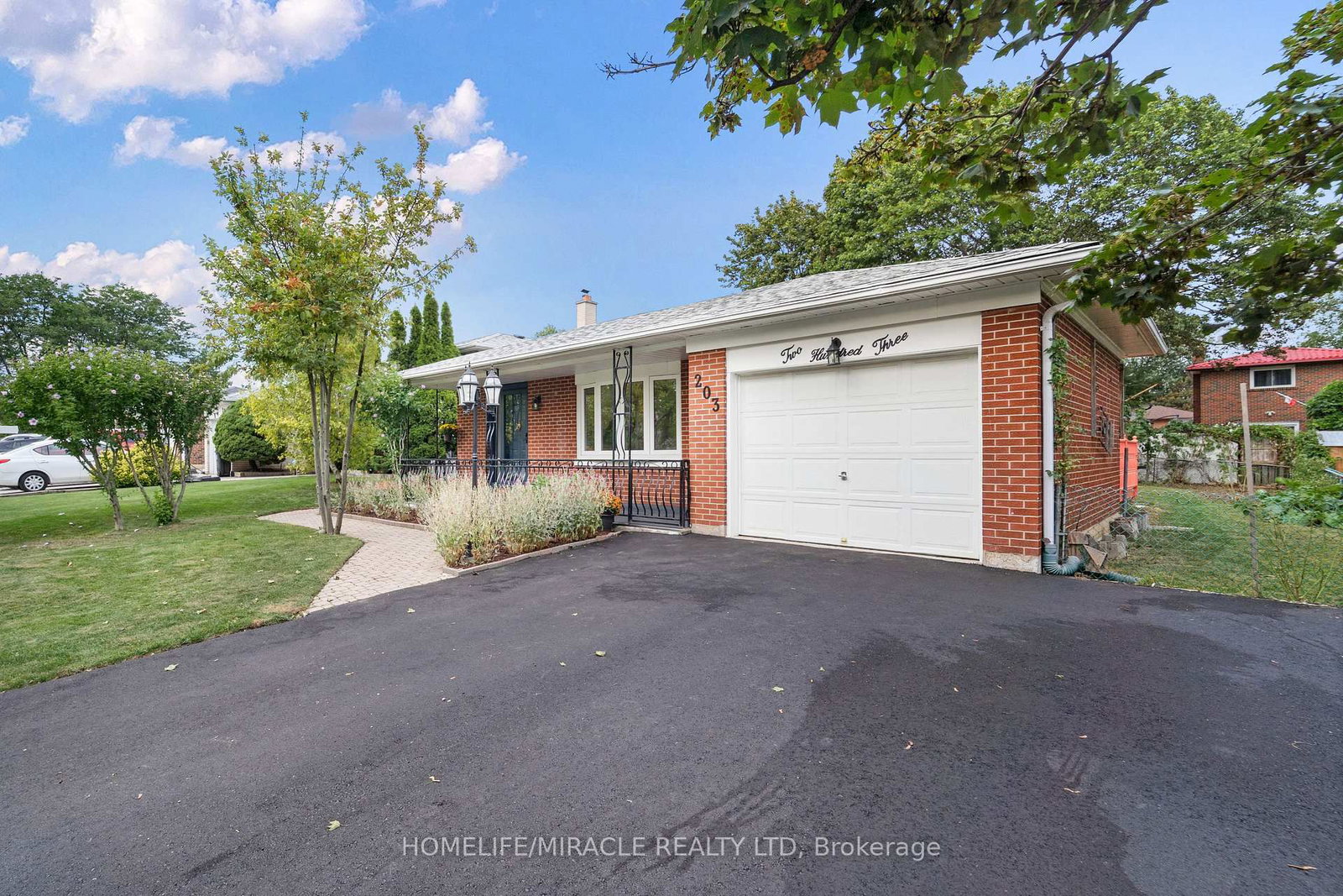 203 Centennial Road • Toronto, ON photo 2