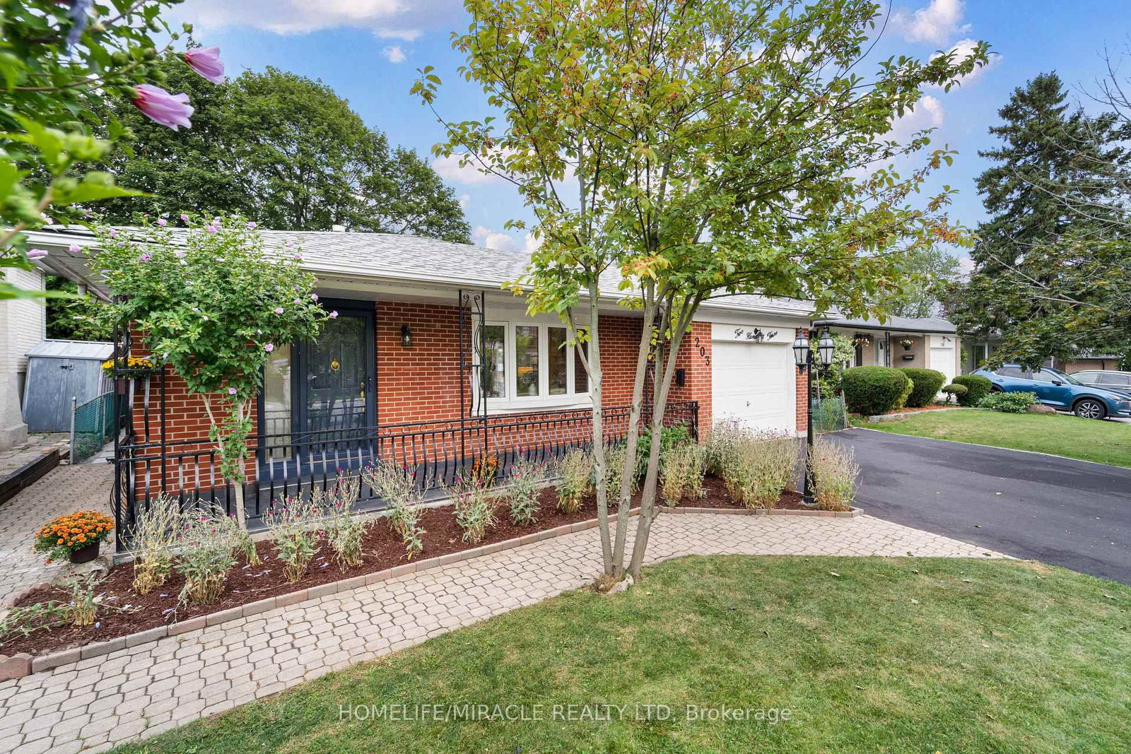 203 Centennial Road • Toronto, ON photo 3