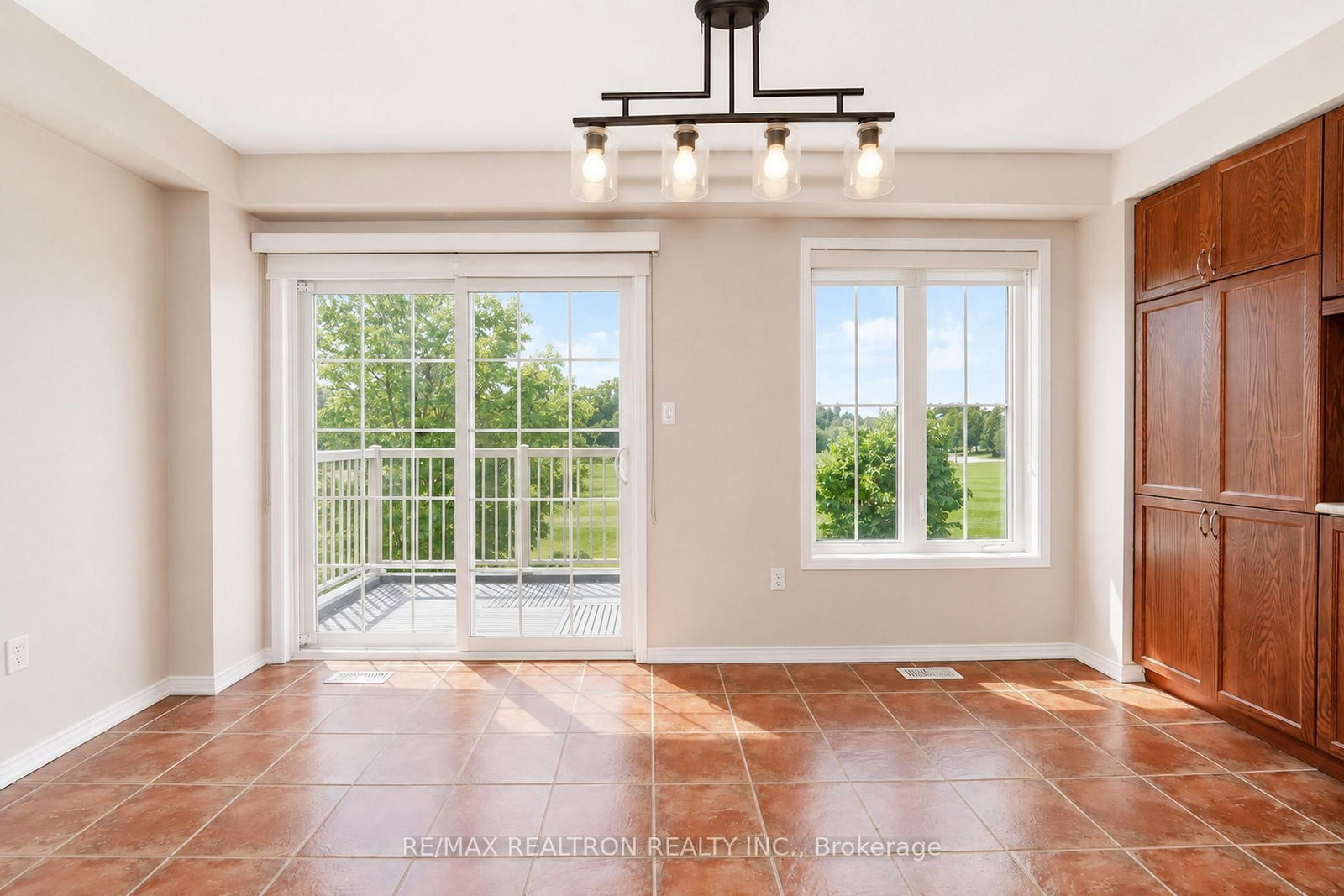 28 Burtonbury Lane • Ajax, ON photo 11