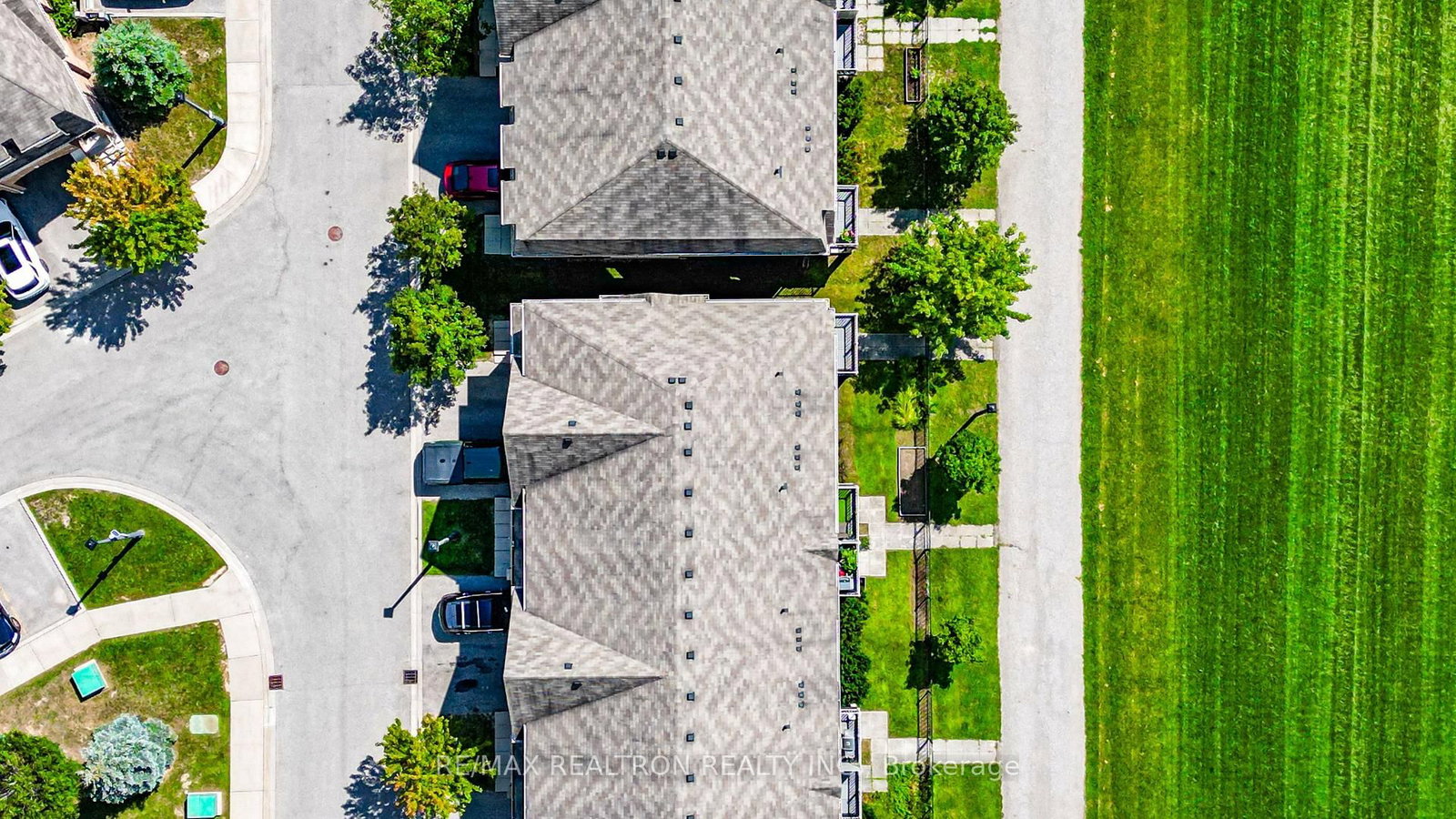 28 Burtonbury Lane • Ajax, ON photo 4
