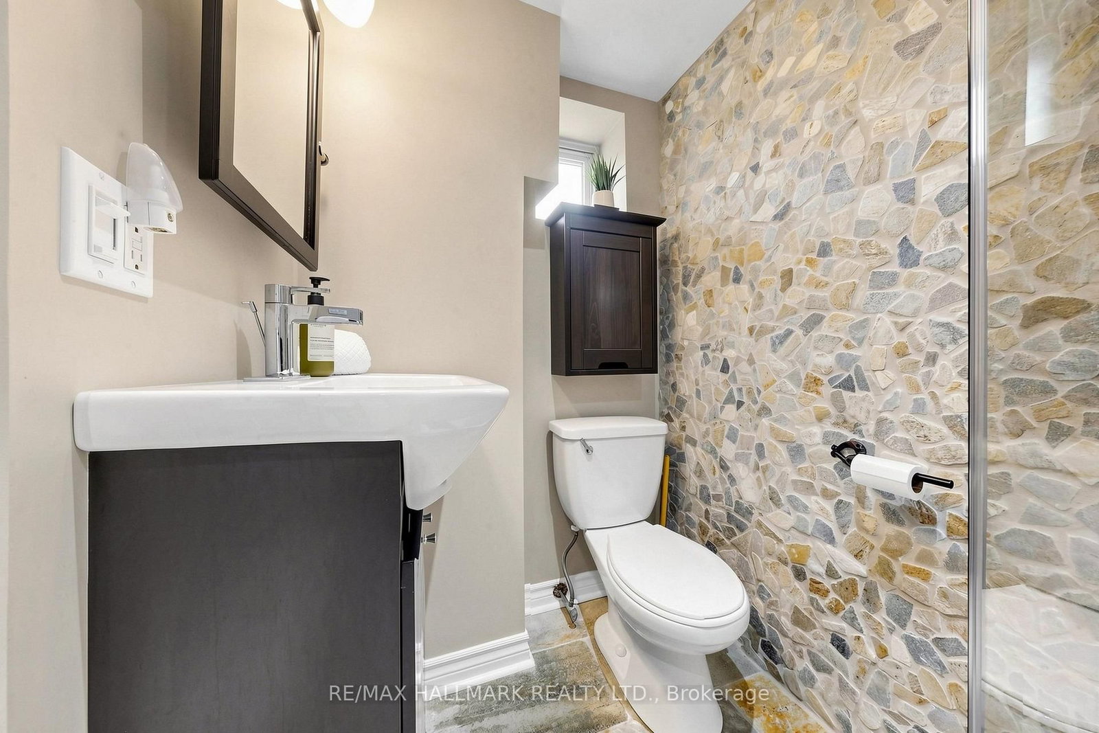 47 Glenmore Road • Toronto, ON photo 31