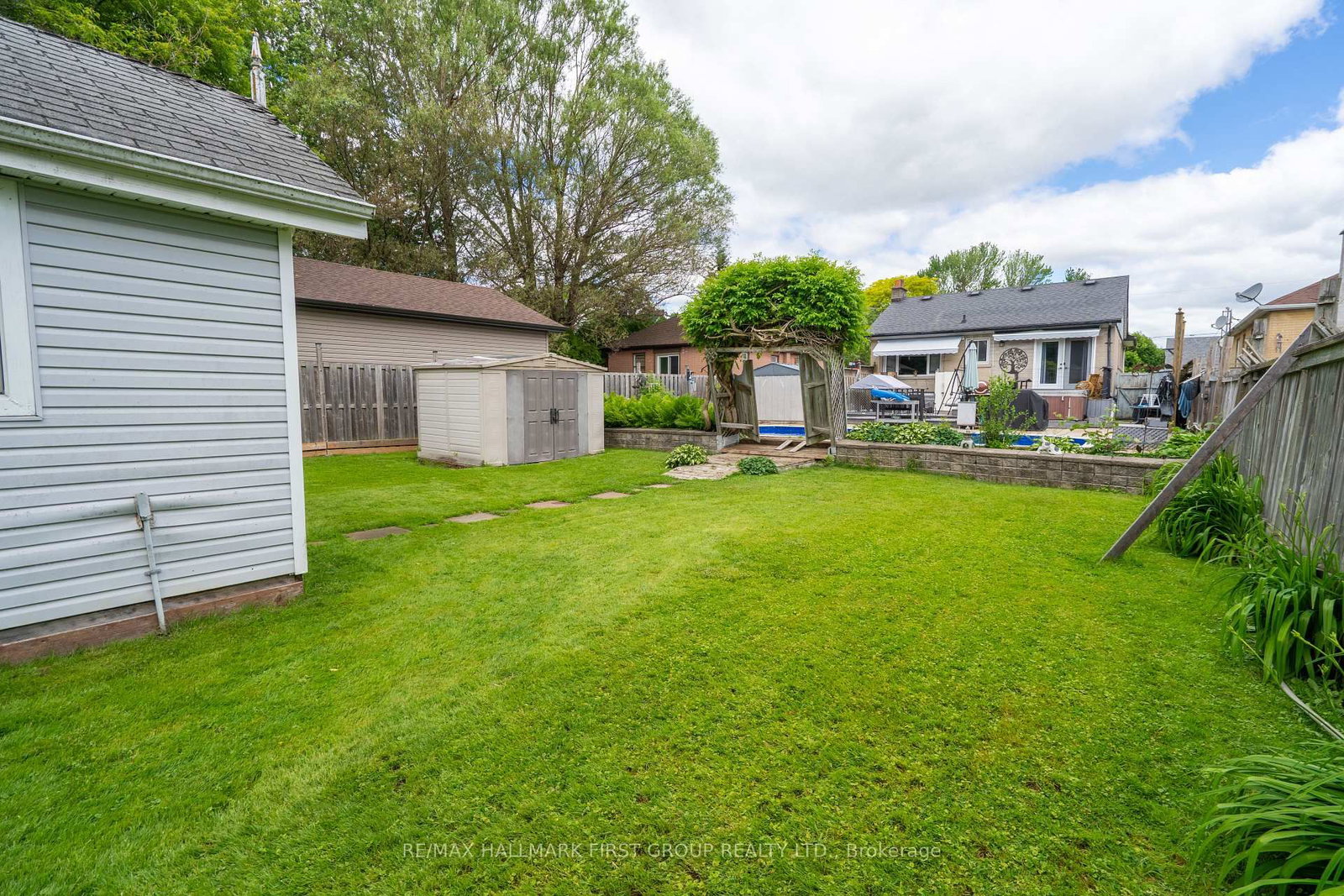 99 Pontiac Avenue • Oshawa, ON photo 25