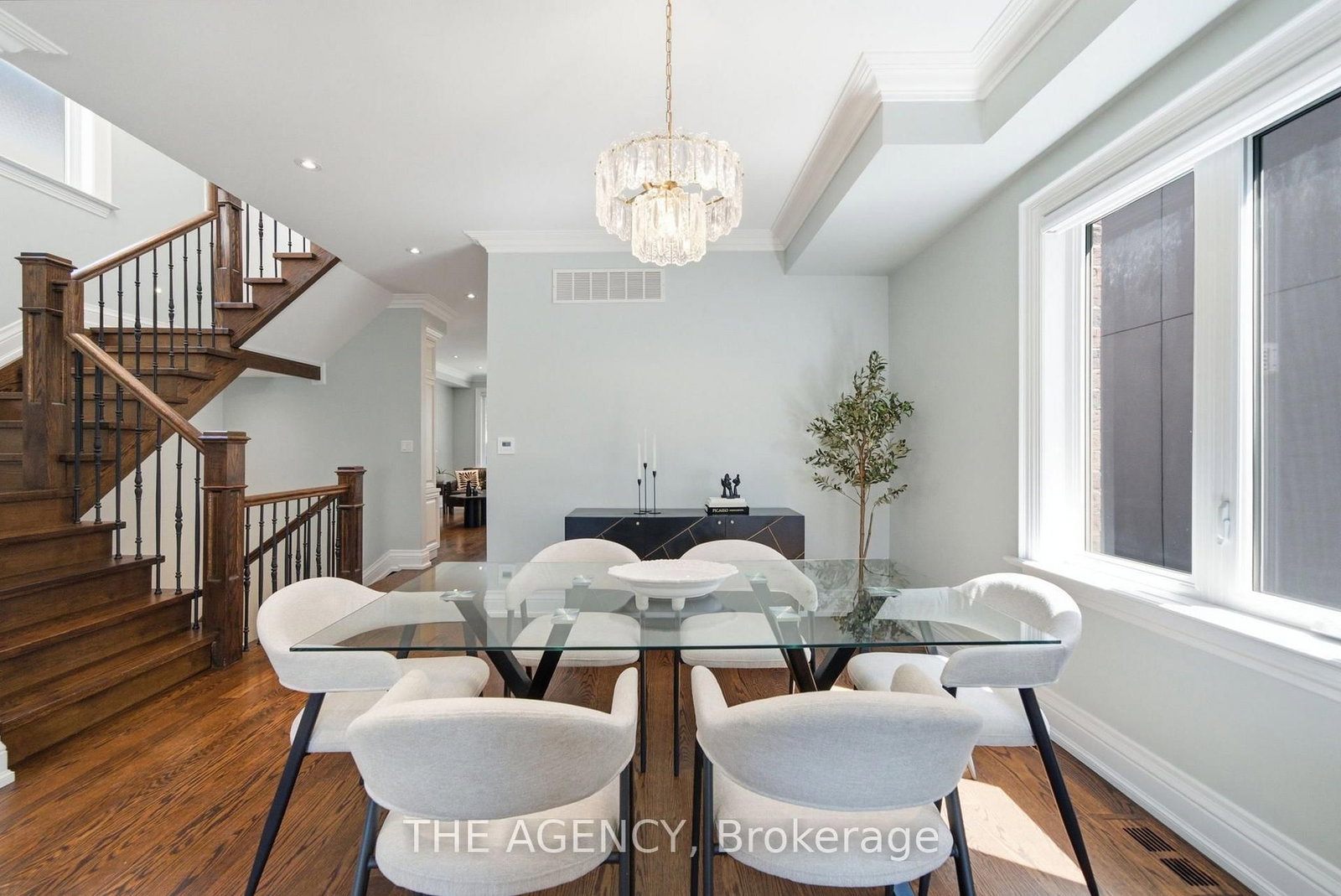 11 Northbrook Road • Toronto, ON photo 8