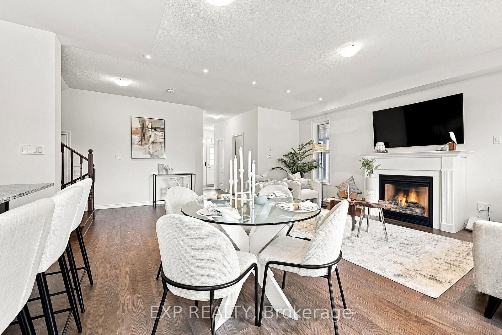 2144 Hallandale Street • Oshawa, ON photo 12