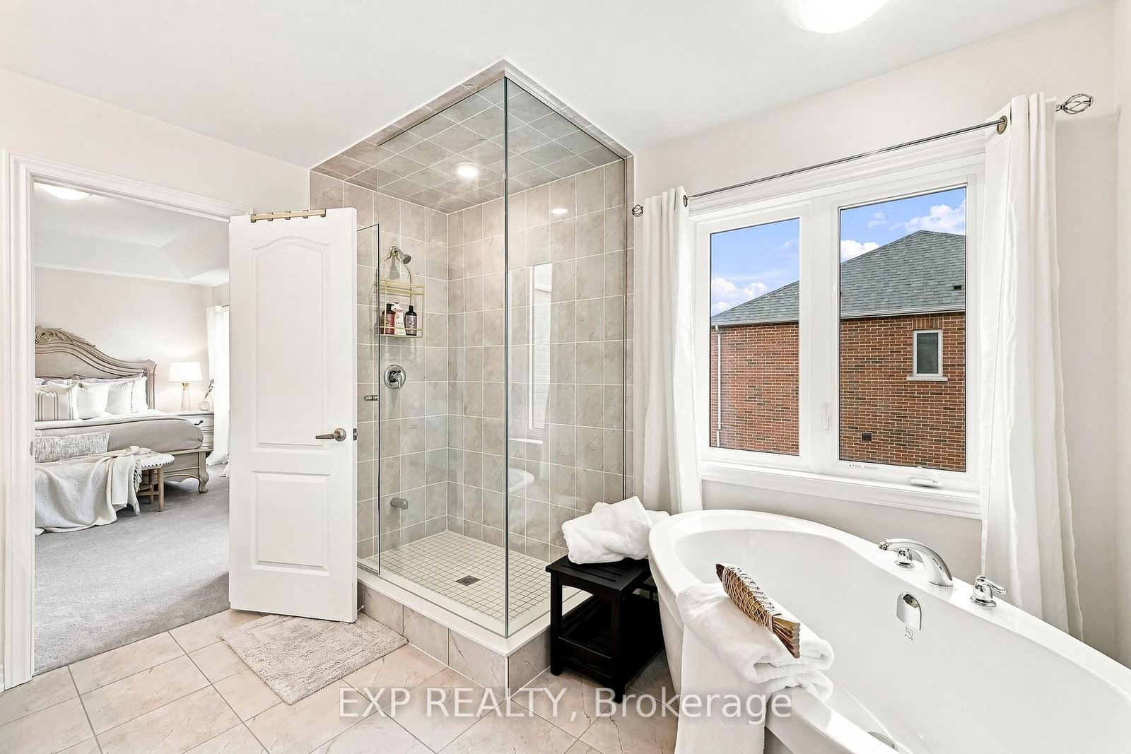 2144 Hallandale Street • Oshawa, ON photo 25