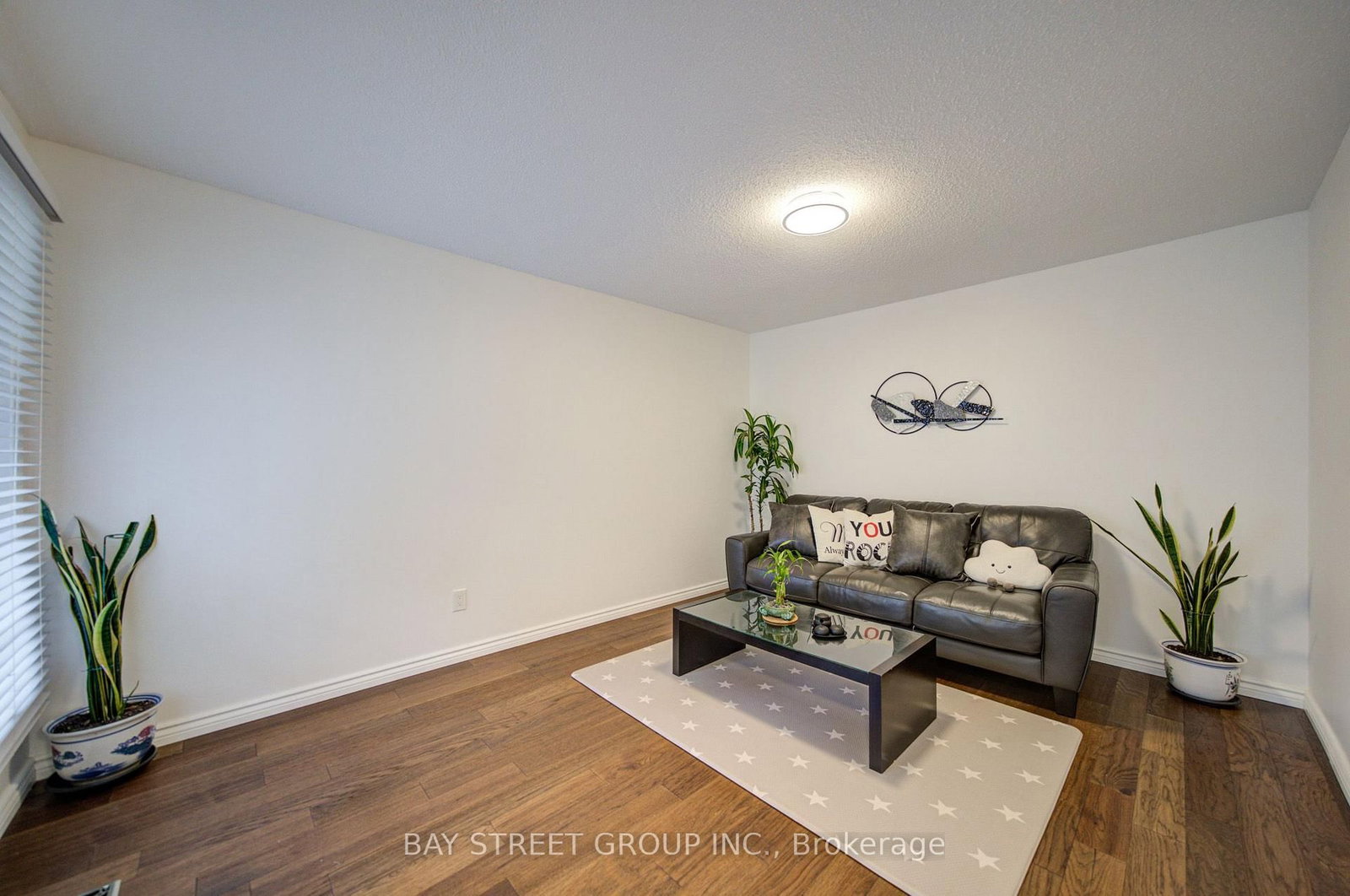 10 Hemingford Place • Whitby, ON photo 10