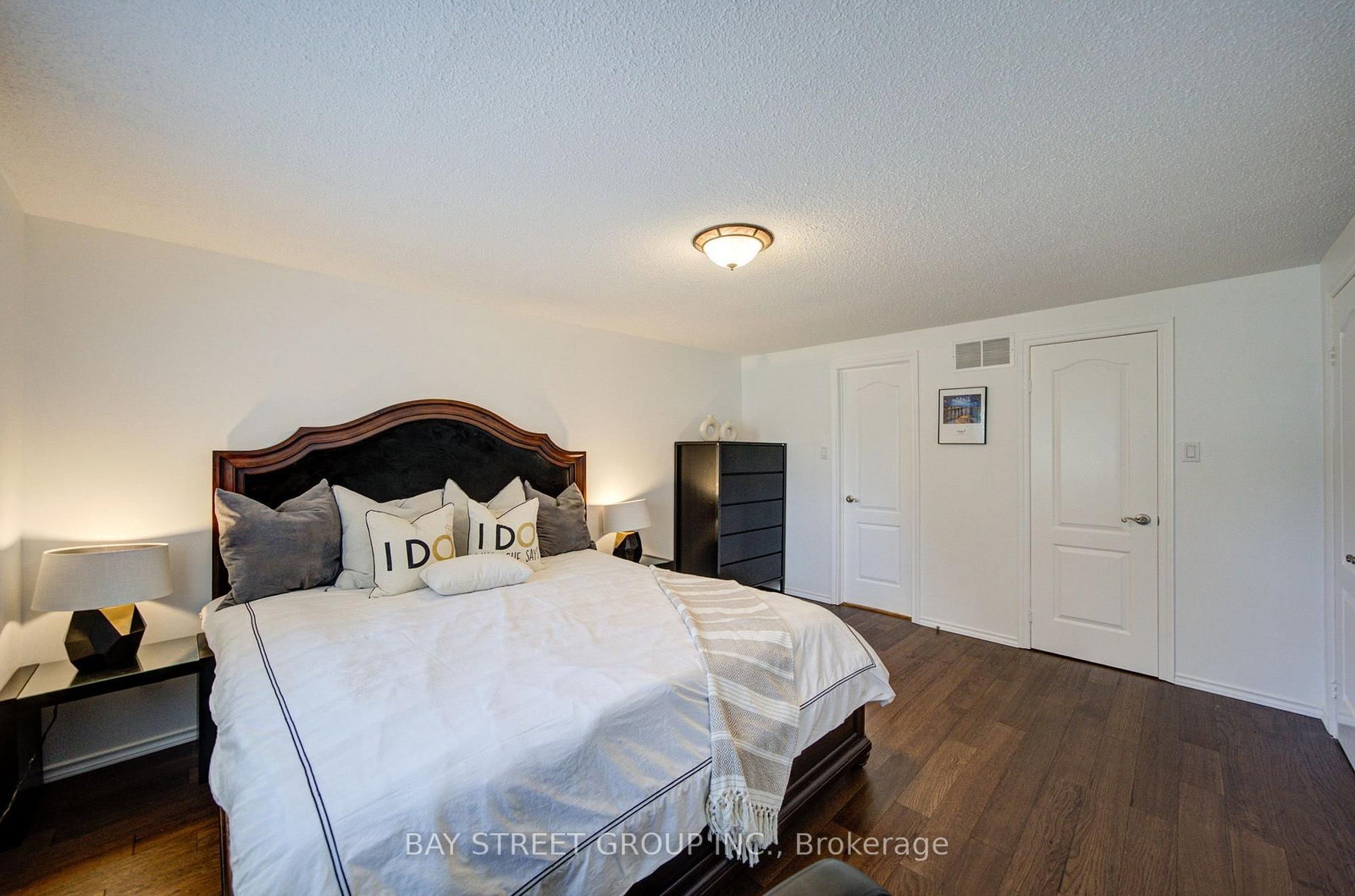 10 Hemingford Place • Whitby, ON photo 21