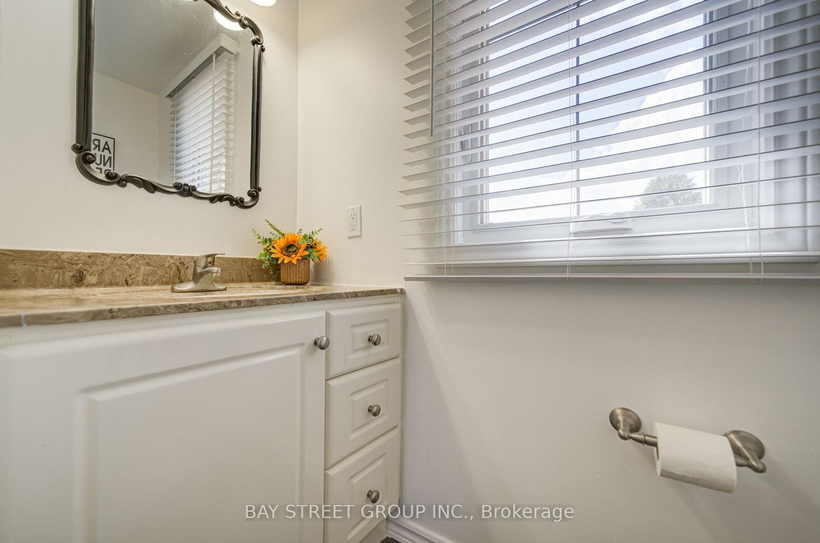 10 Hemingford Place • Whitby, ON photo 23