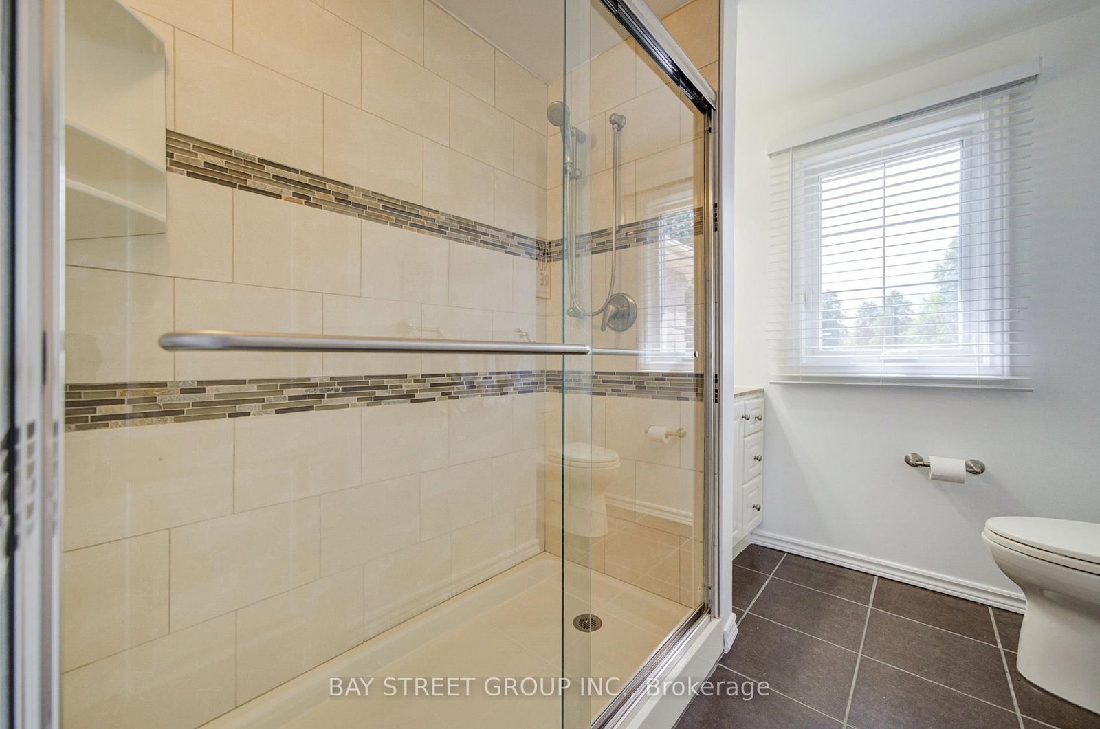 10 Hemingford Place • Whitby, ON photo 24