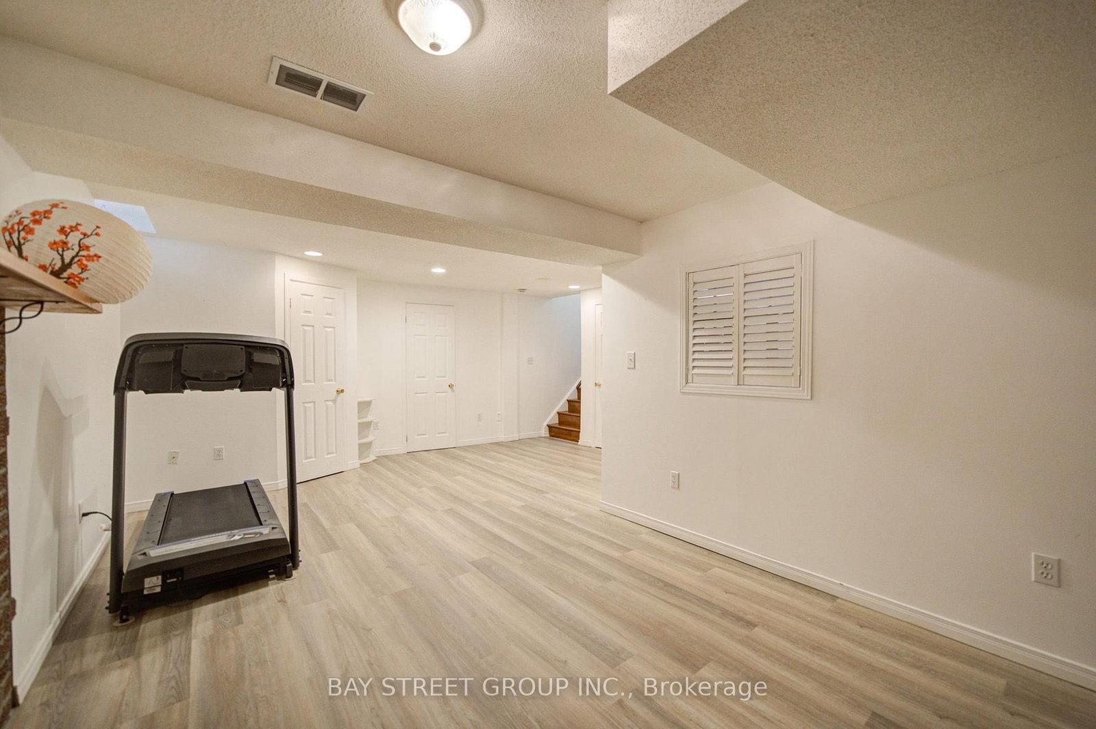 10 Hemingford Place • Whitby, ON photo 30