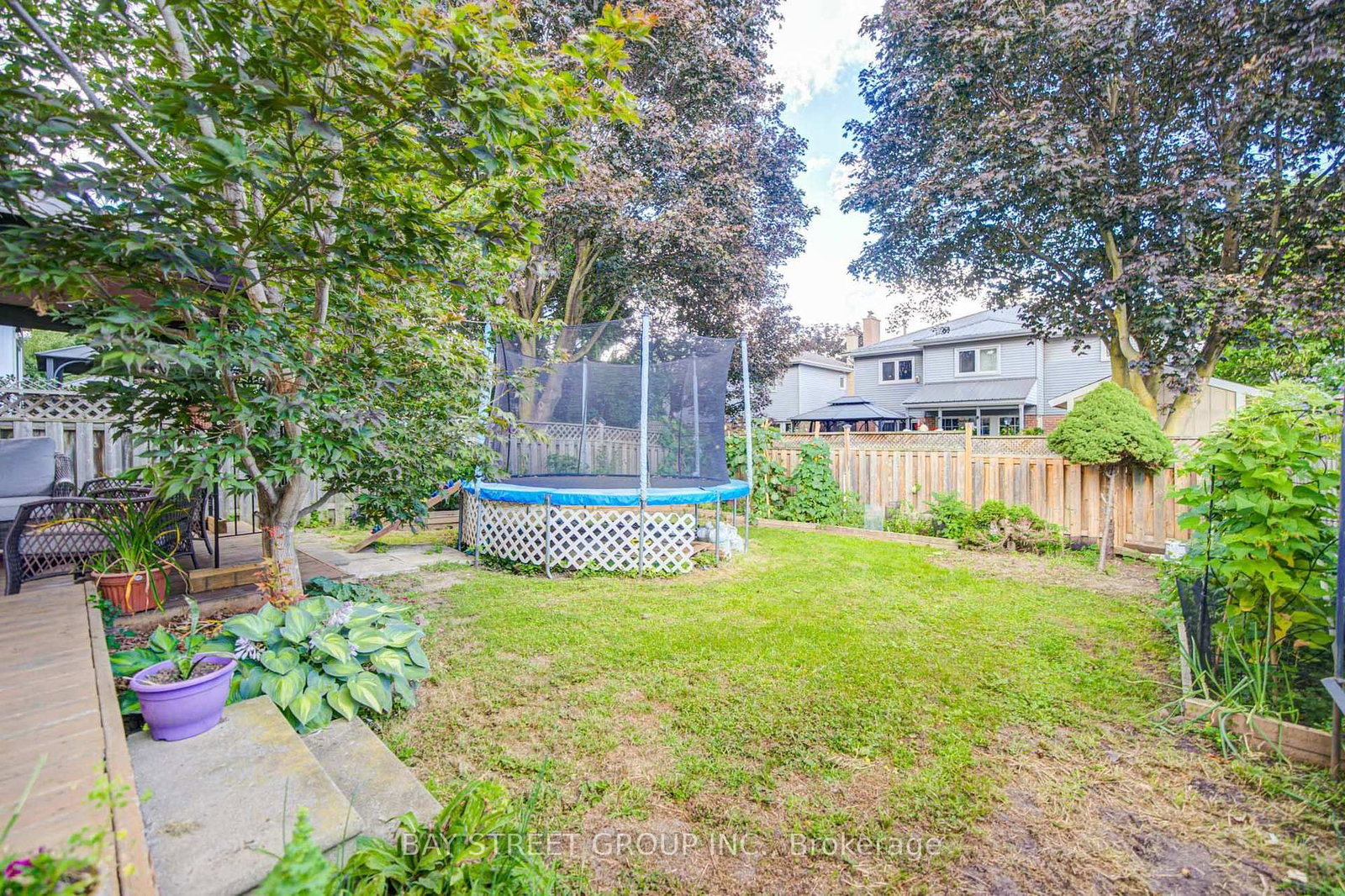 10 Hemingford Place • Whitby, ON photo 34