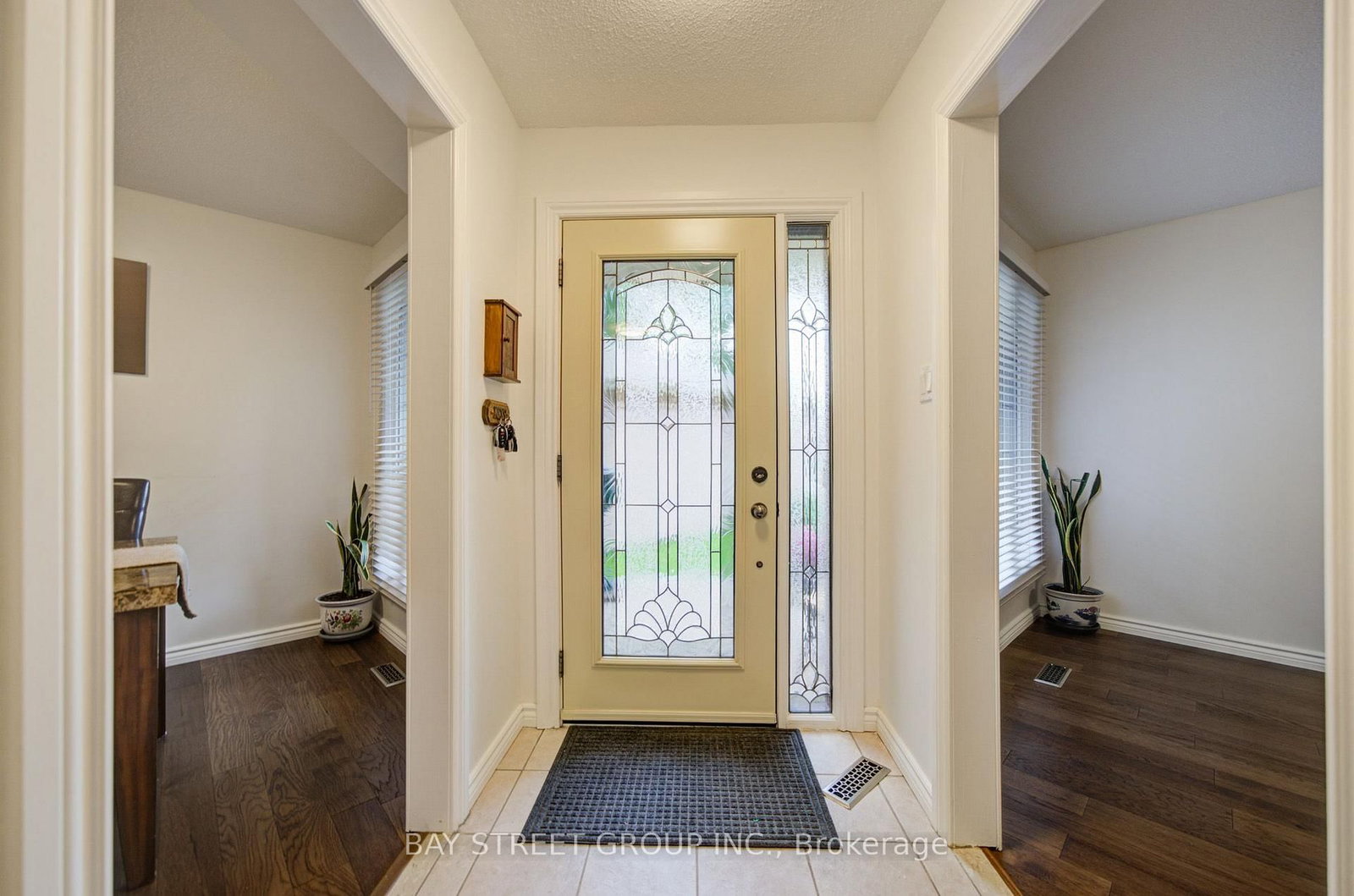 10 Hemingford Place • Whitby, ON photo 7