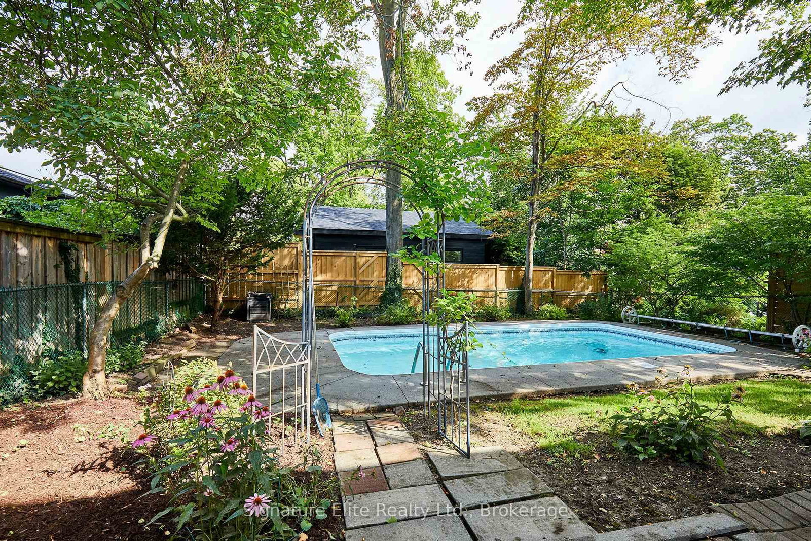 7 Lyncroft Drive • Toronto, ON photo 16