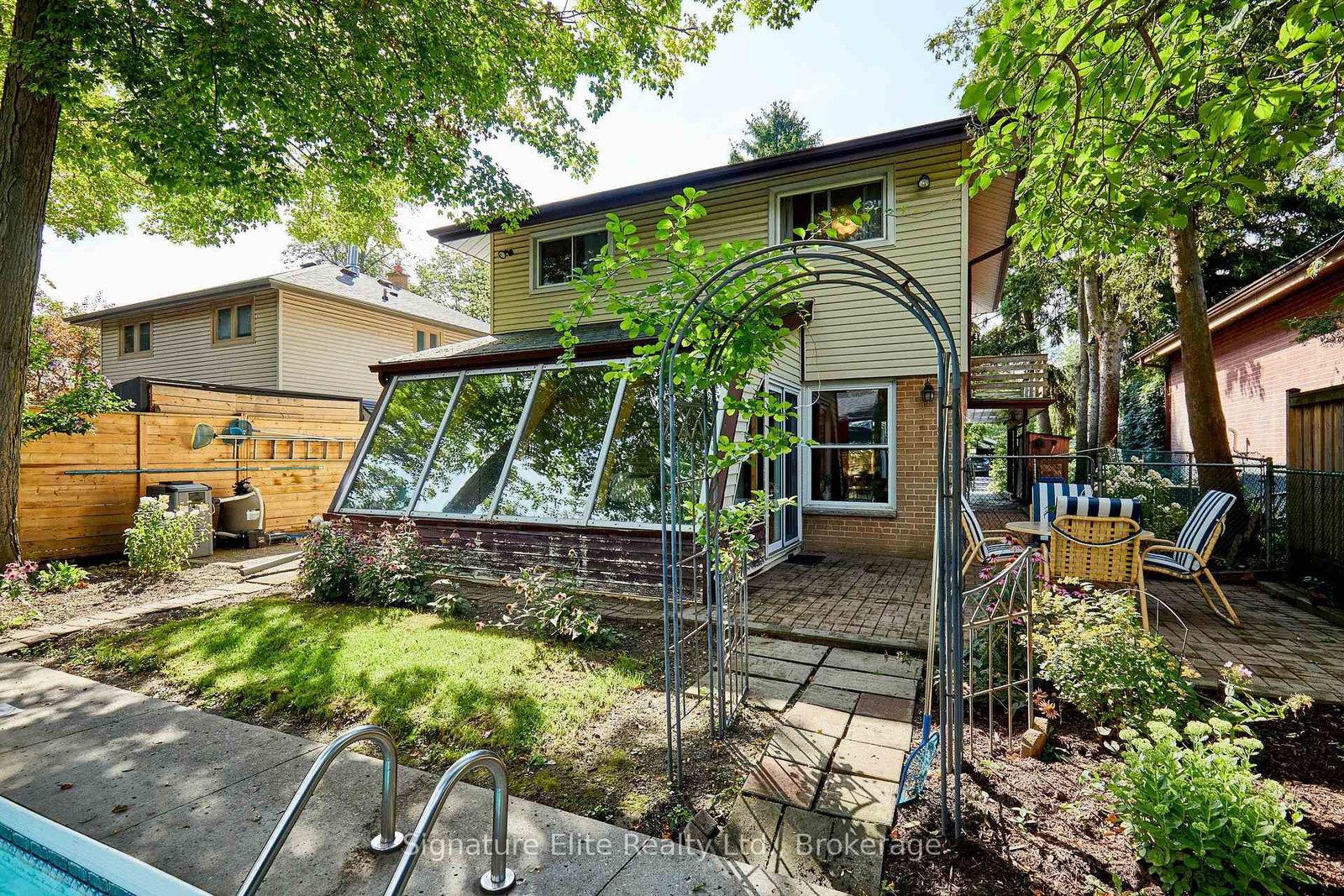 7 Lyncroft Drive • Toronto, ON photo 17