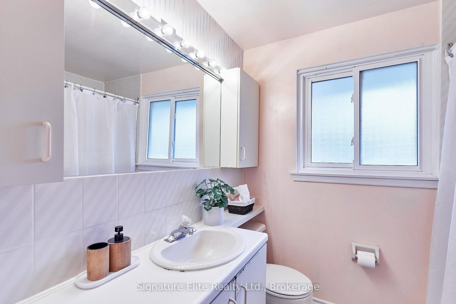 7 Lyncroft Drive • Toronto, ON photo 32