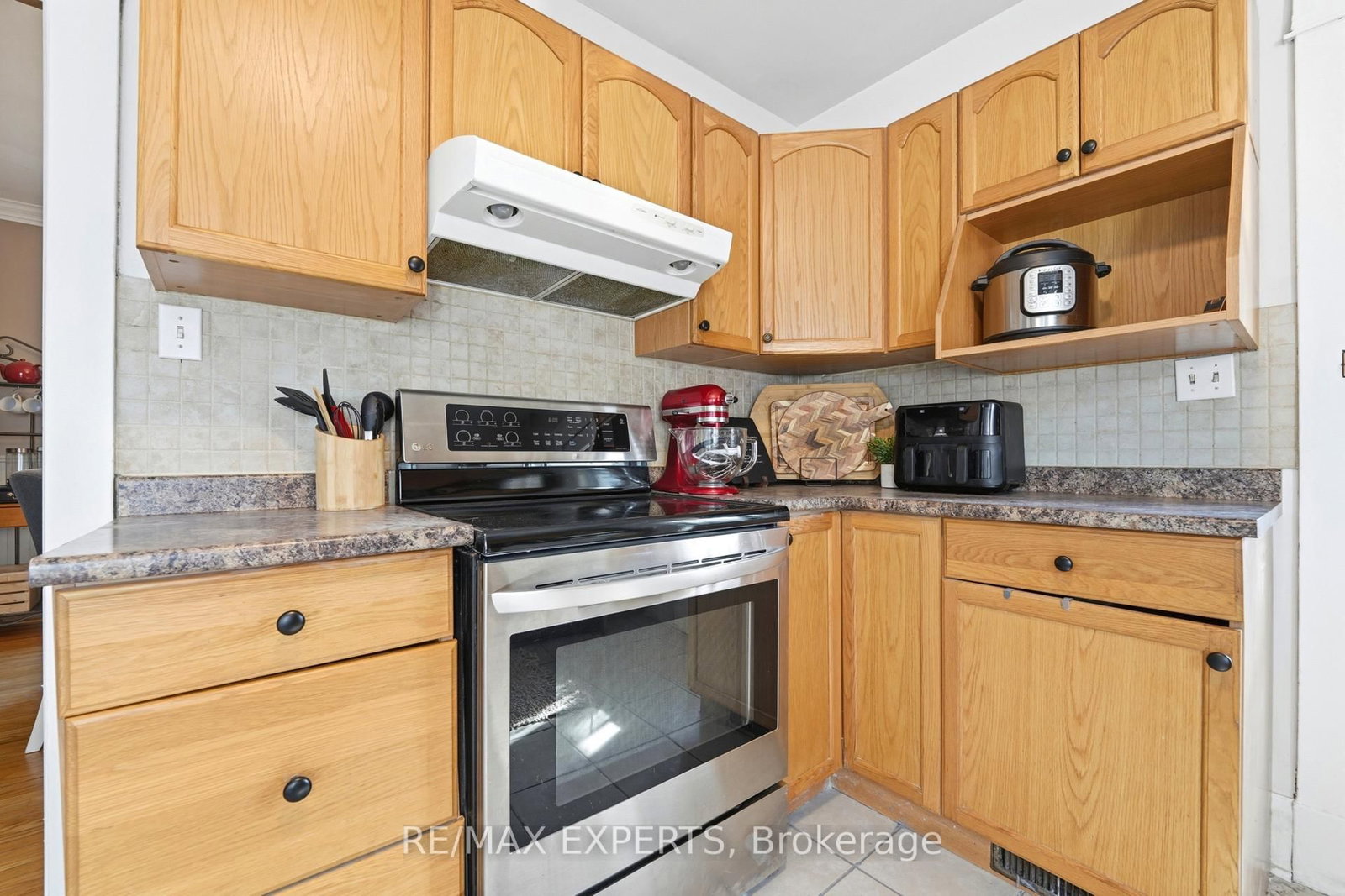 18 Rowe Street • Oshawa, ON photo 14