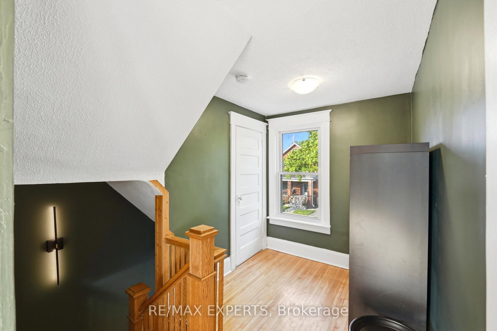 18 Rowe Street • Oshawa, ON photo 19