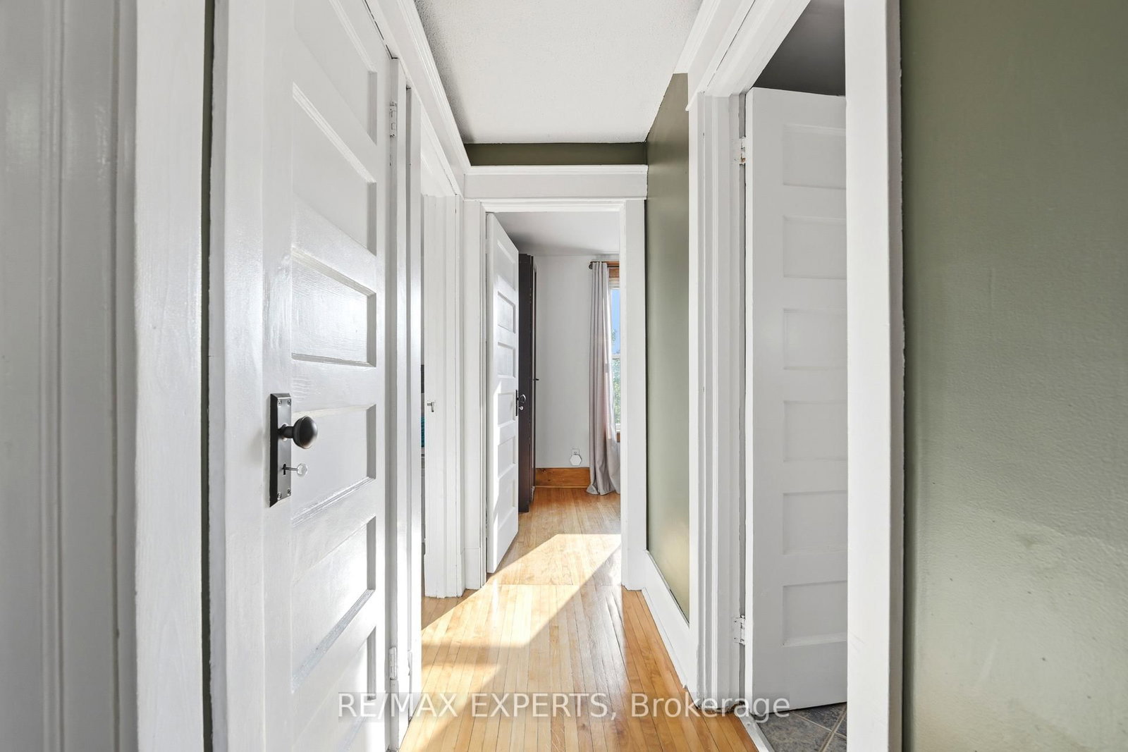18 Rowe Street • Oshawa, ON photo 21