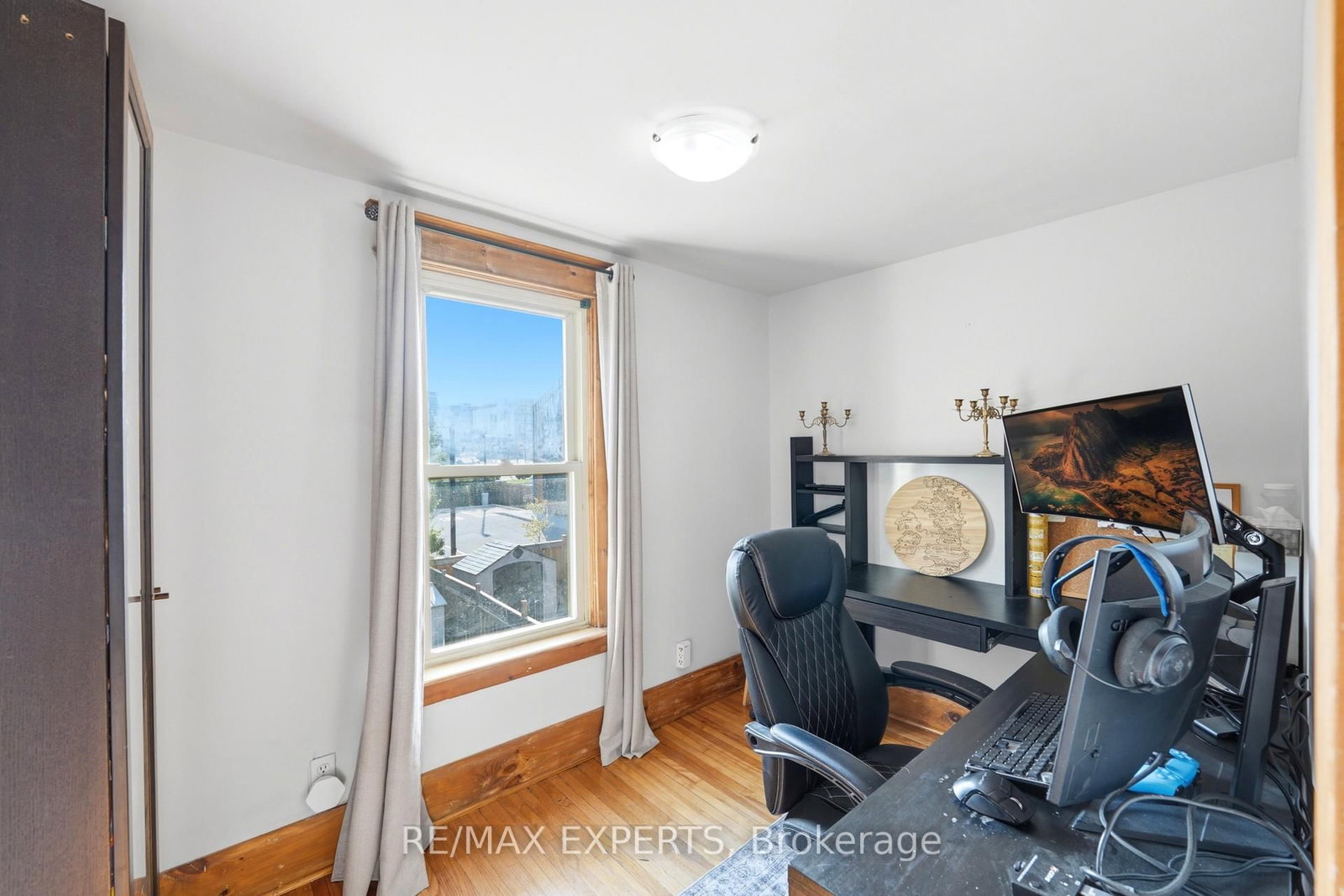 18 Rowe Street • Oshawa, ON photo 27