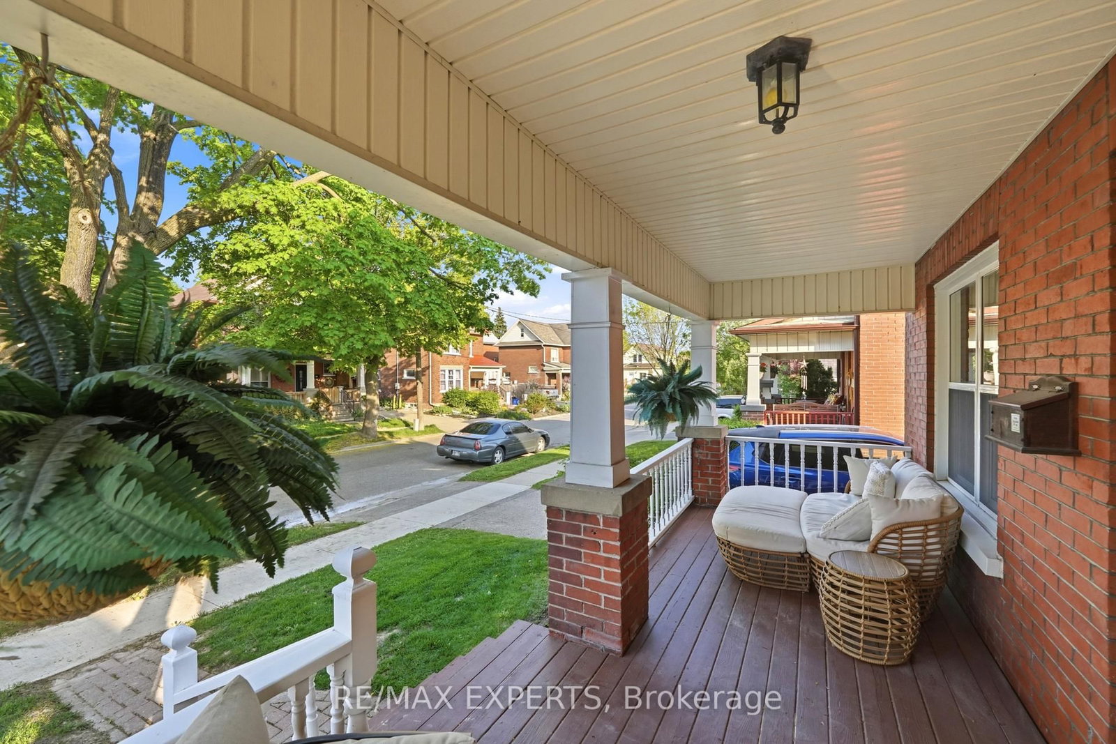 18 Rowe Street • Oshawa, ON photo 4