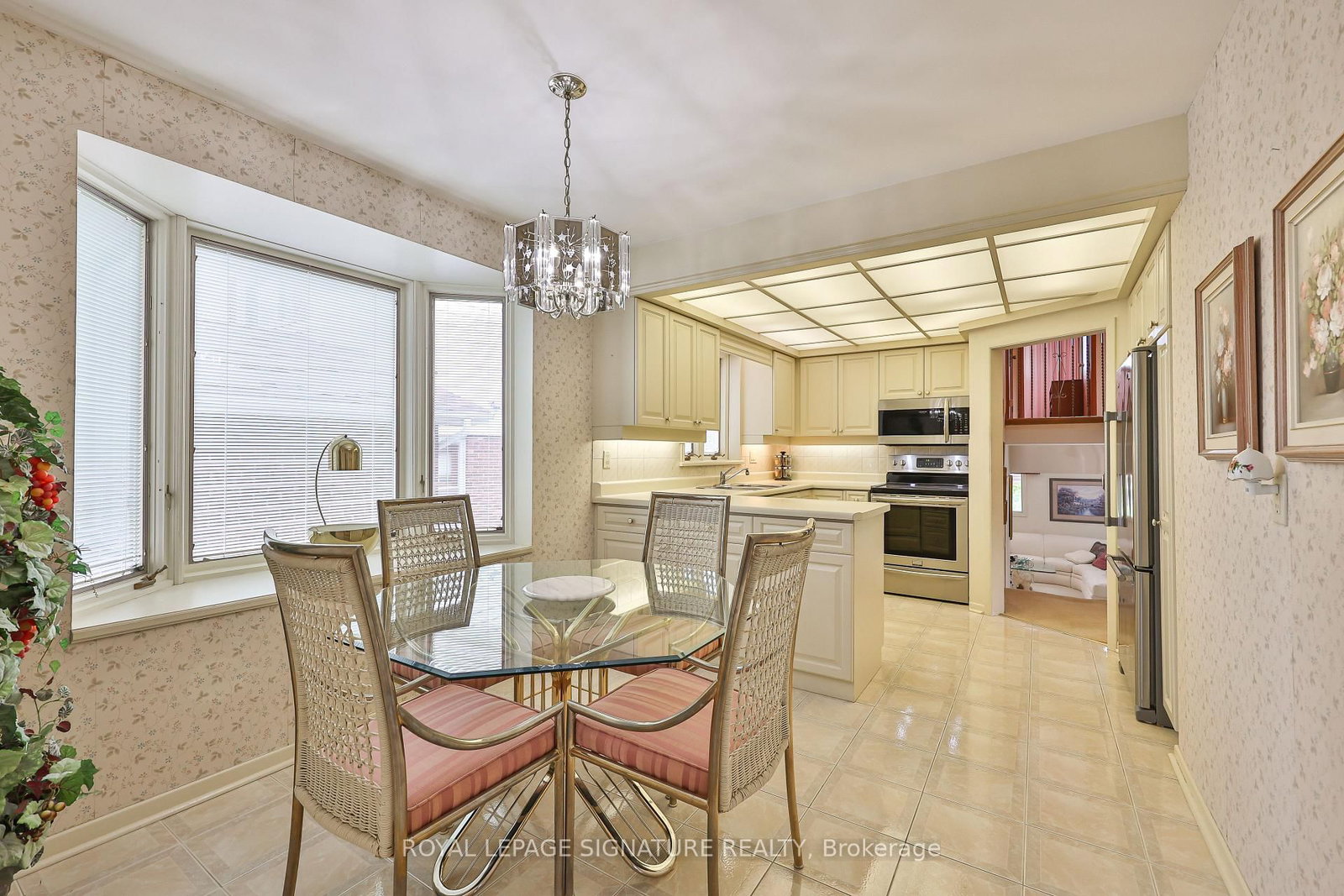 14 Logstone Crescent • Toronto, ON photo 11