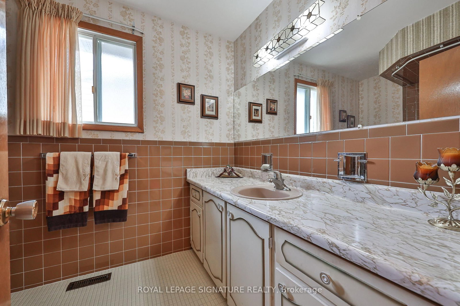 14 Logstone Crescent • Toronto, ON photo 31
