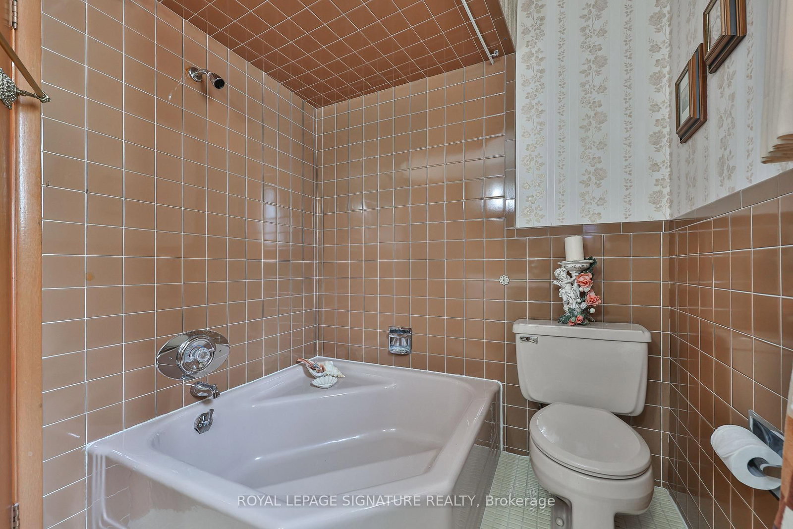 14 Logstone Crescent • Toronto, ON photo 32