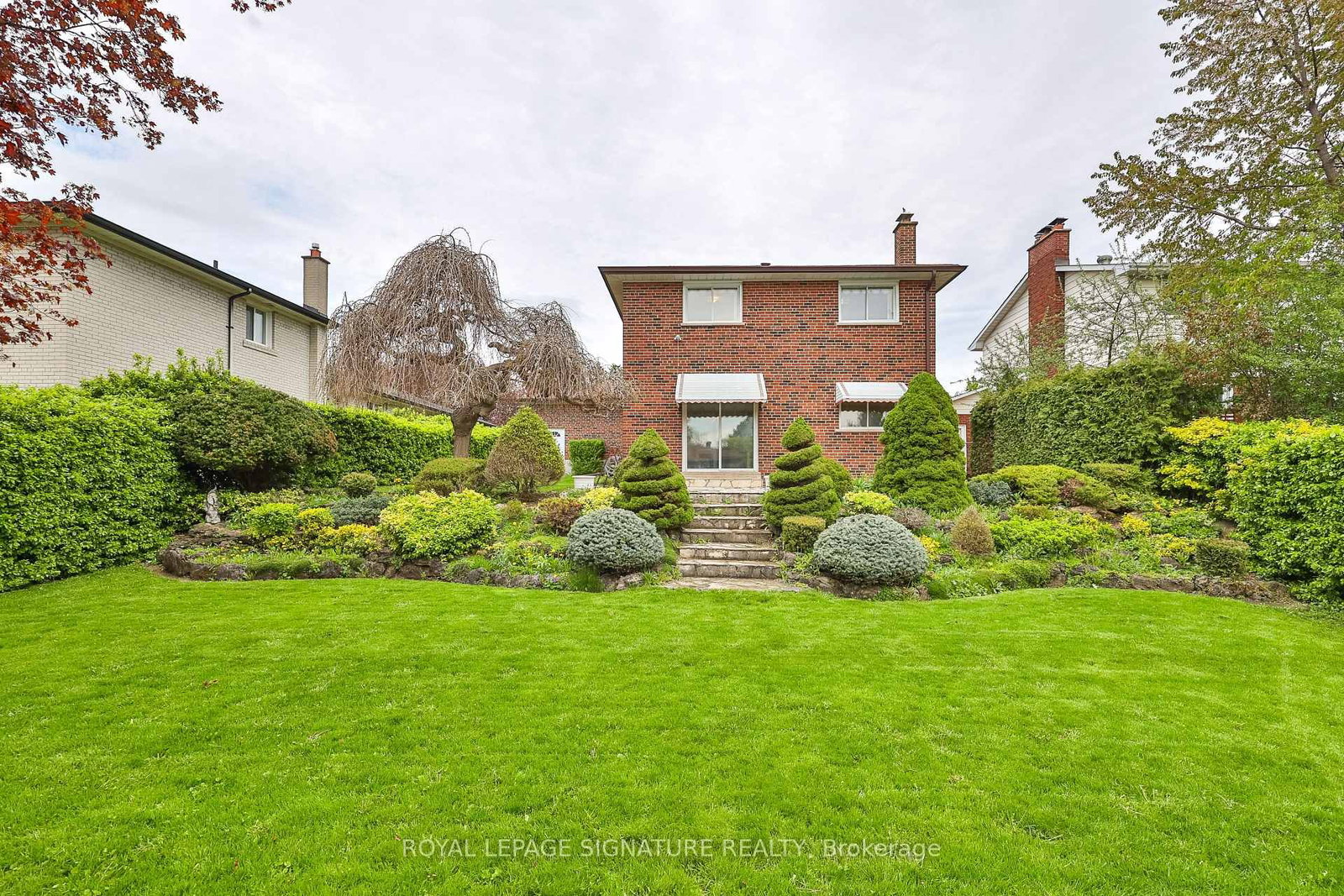 14 Logstone Crescent • Toronto, ON photo 40