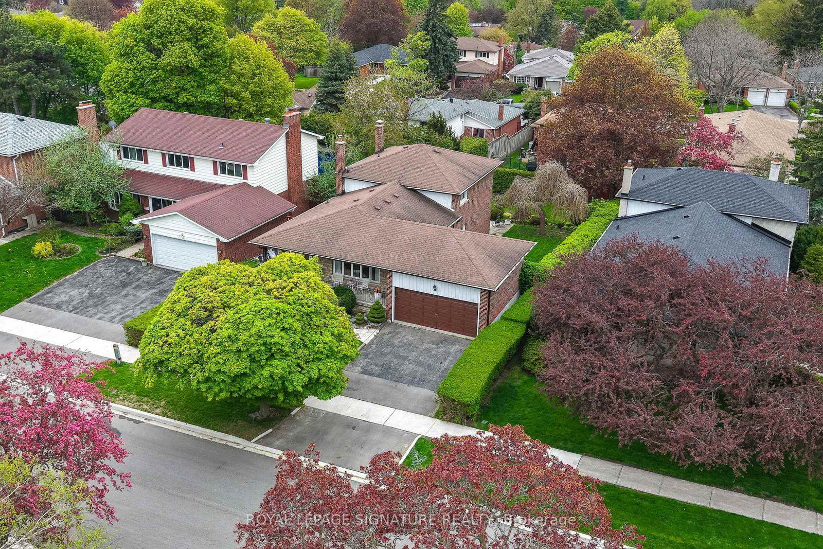 14 Logstone Crescent • Toronto, ON photo 43