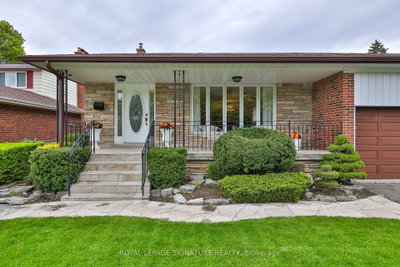 14 Logstone Crescent • Toronto, ON photo 5