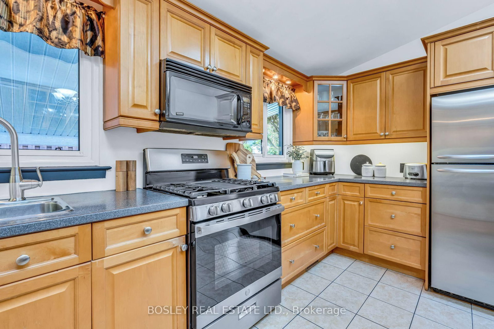 858 Modlin Road • Pickering, ON photo 17