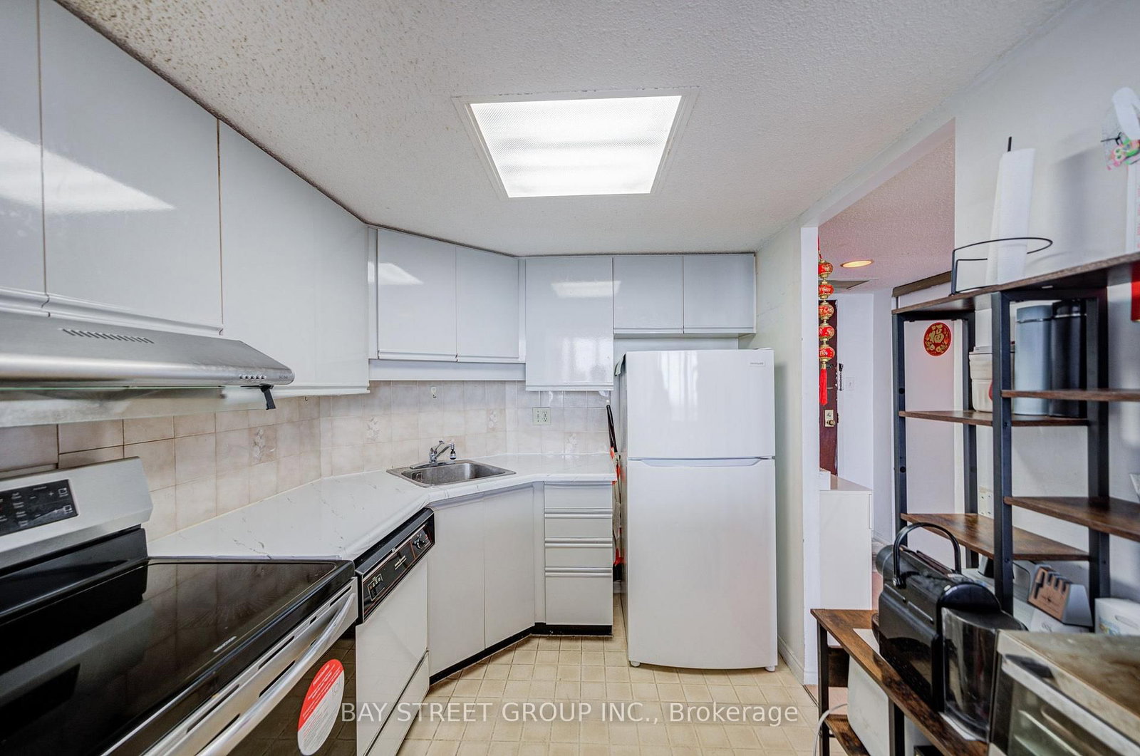 160 alton towers Circle • #1607 • Toronto, ON photo 13