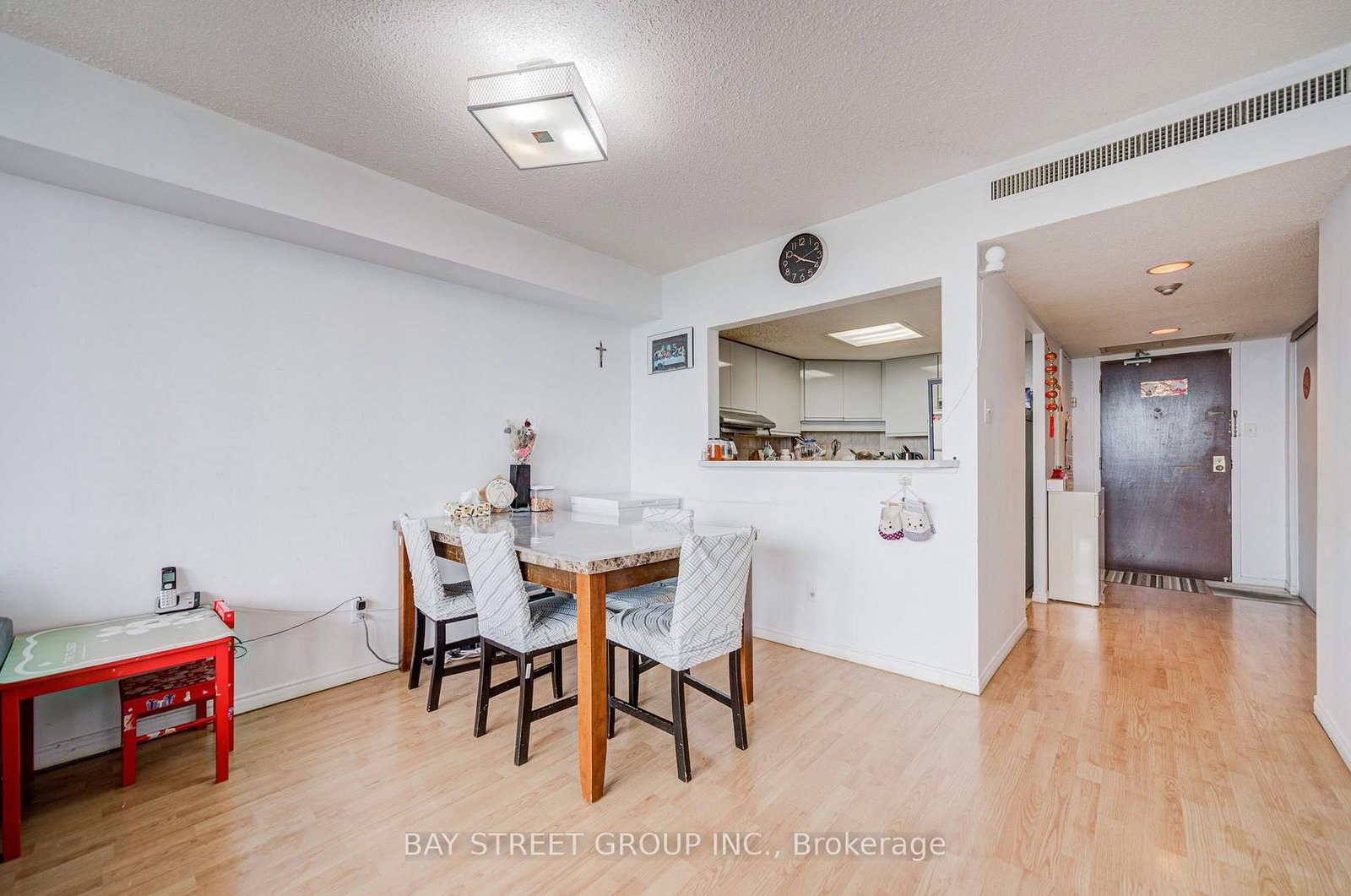 160 alton towers Circle • #1607 • Toronto, ON photo 15