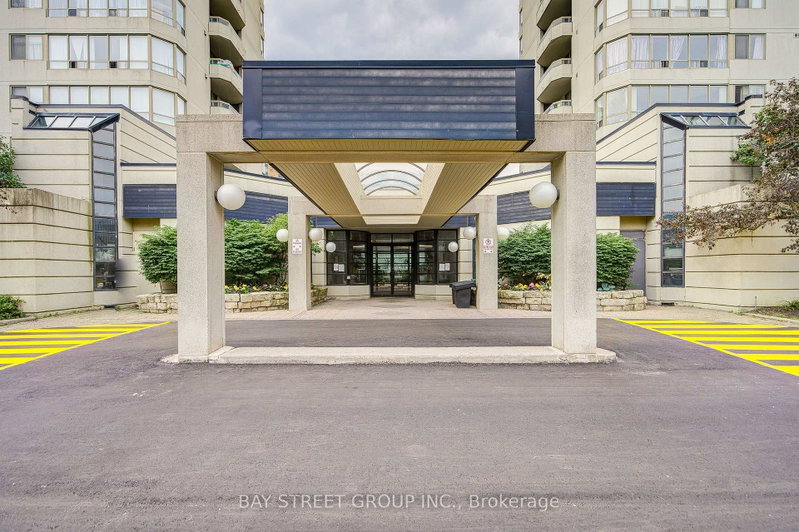 1607 - 160 alton towers Circle